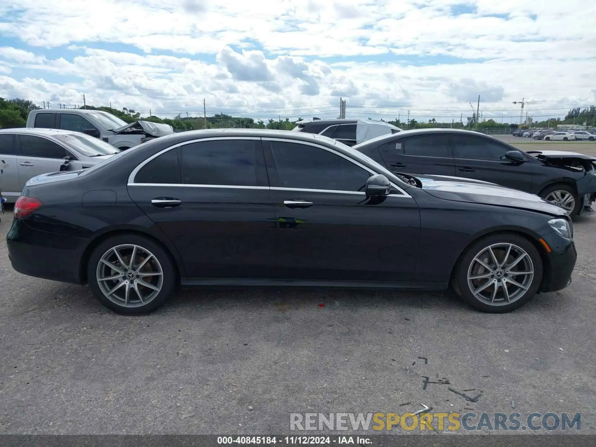 13 Photograph of a damaged car W1KZF8DB2NB070990 MERCEDES-BENZ E 350 2022