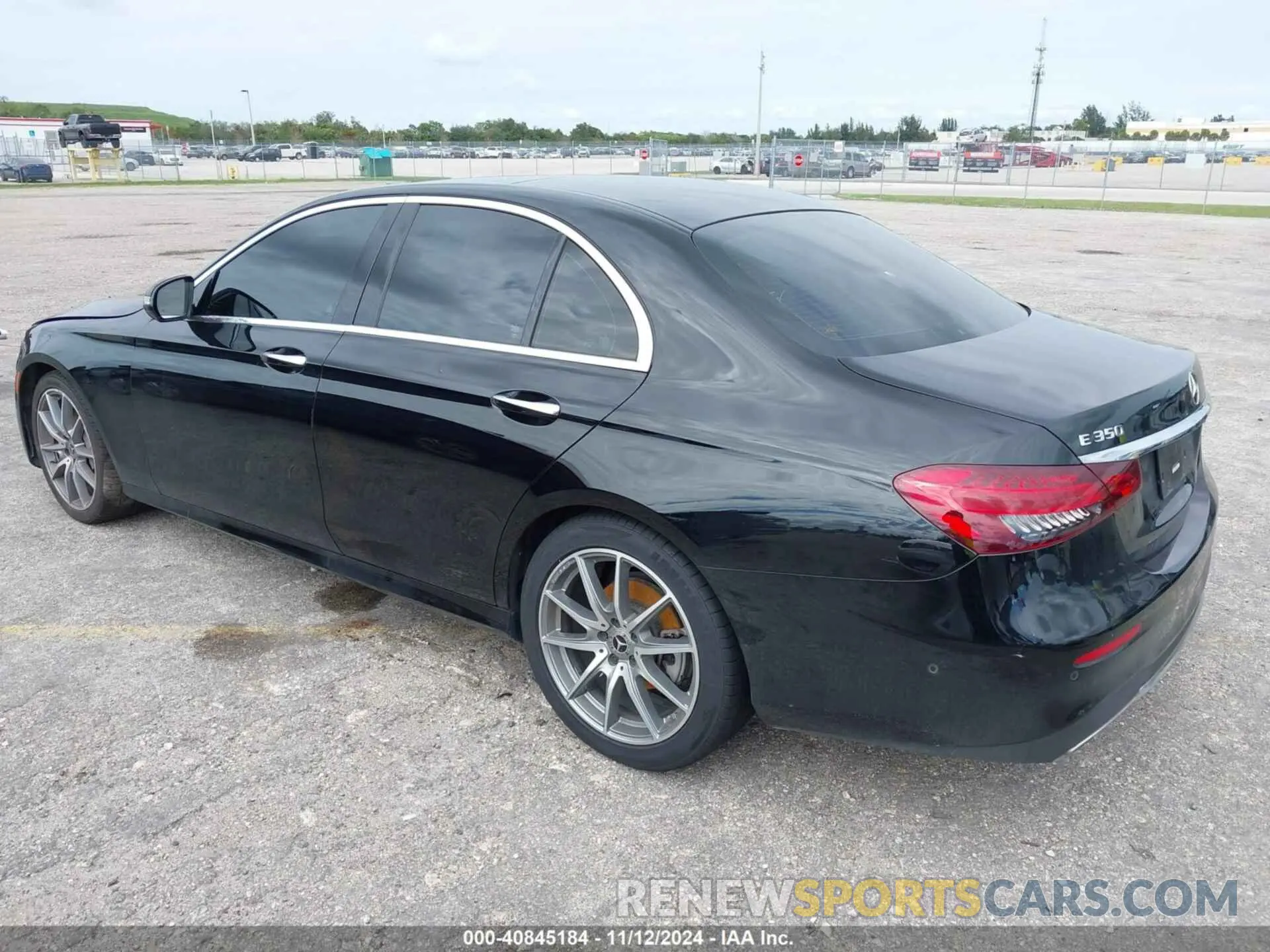 3 Photograph of a damaged car W1KZF8DB2NB070990 MERCEDES-BENZ E 350 2022