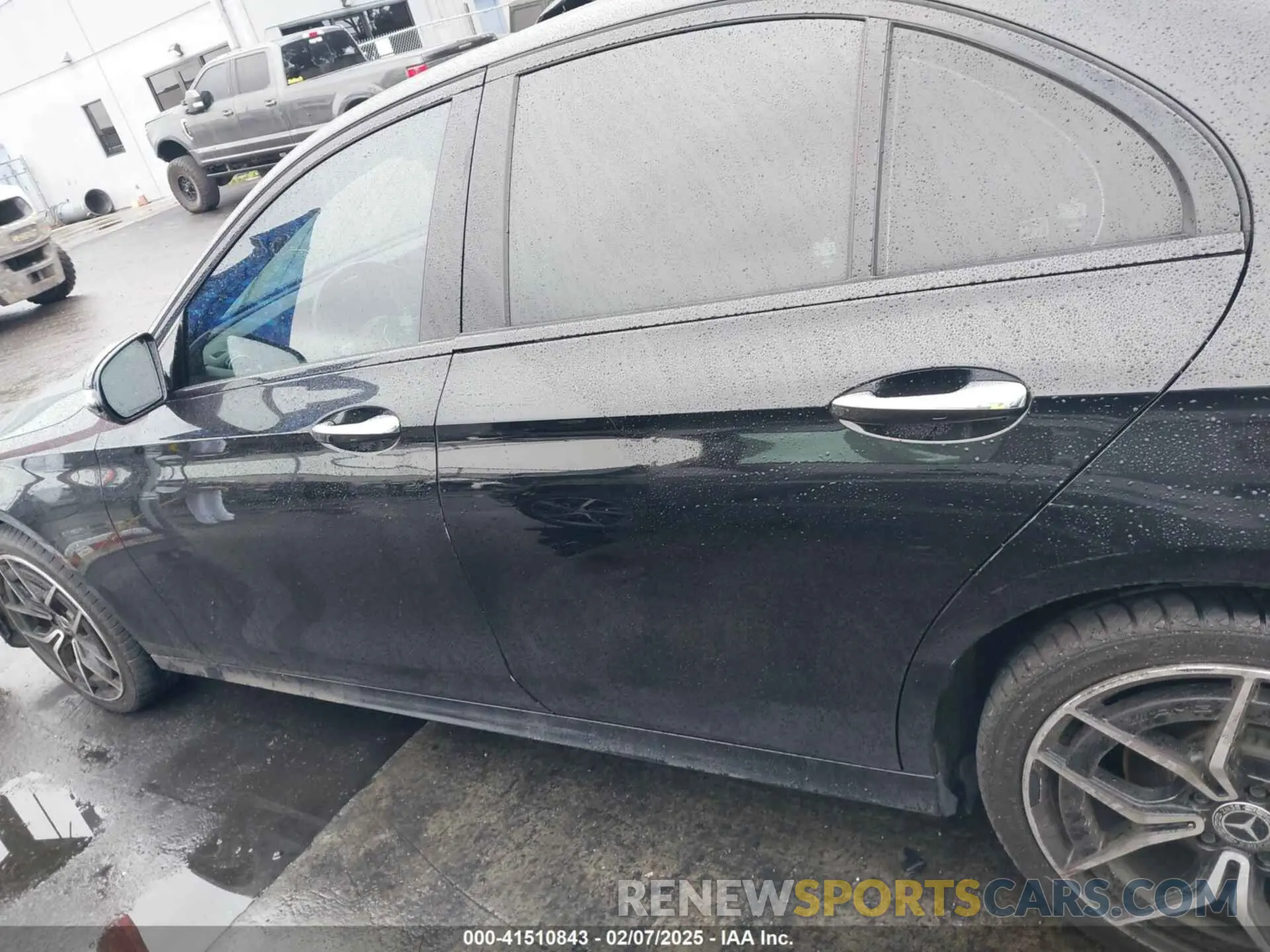15 Photograph of a damaged car W1KZF8DB3NB069699 MERCEDES-BENZ E 350 2022