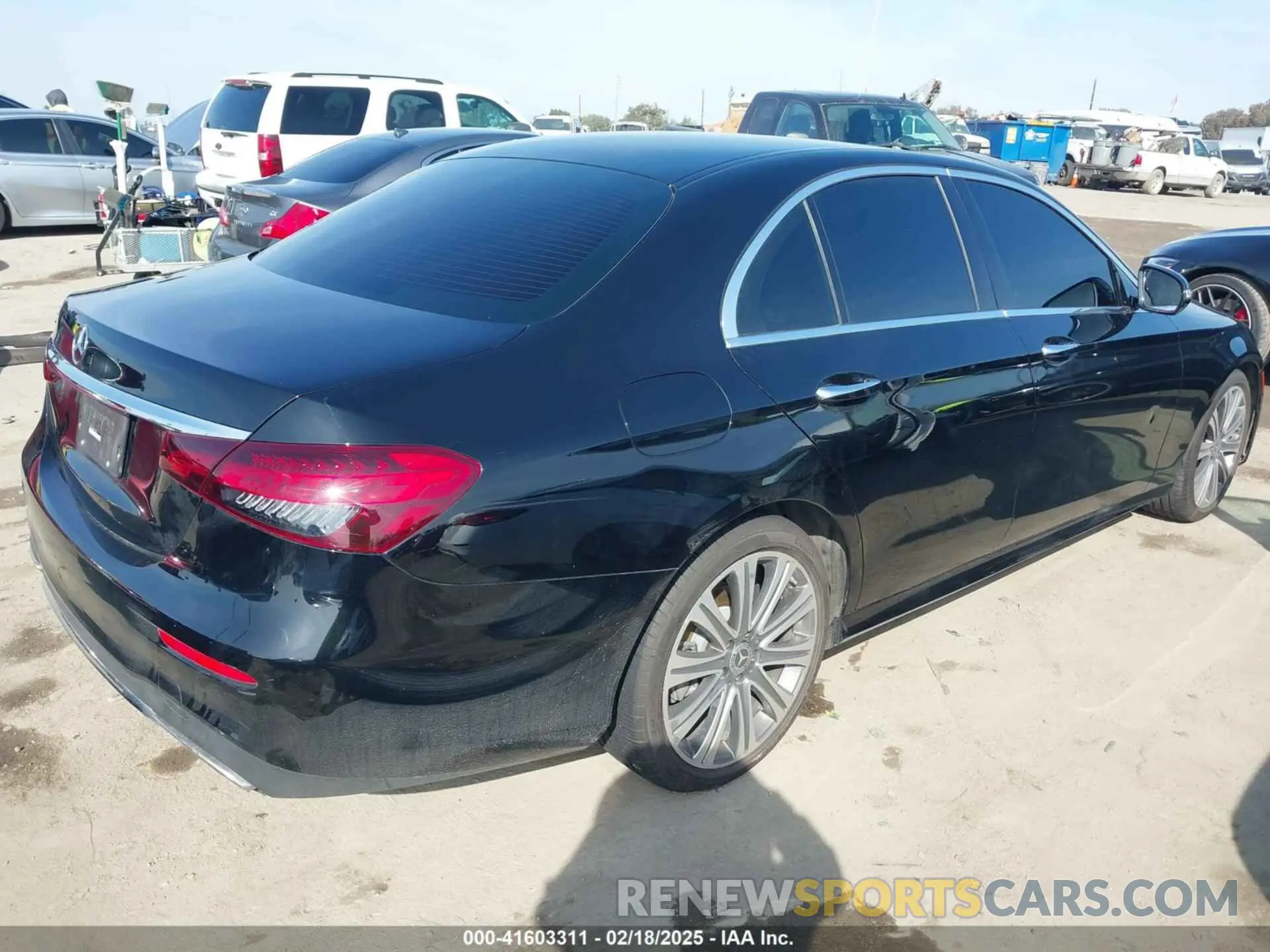4 Photograph of a damaged car W1KZF8DB6NB026720 MERCEDES-BENZ E 350 2022