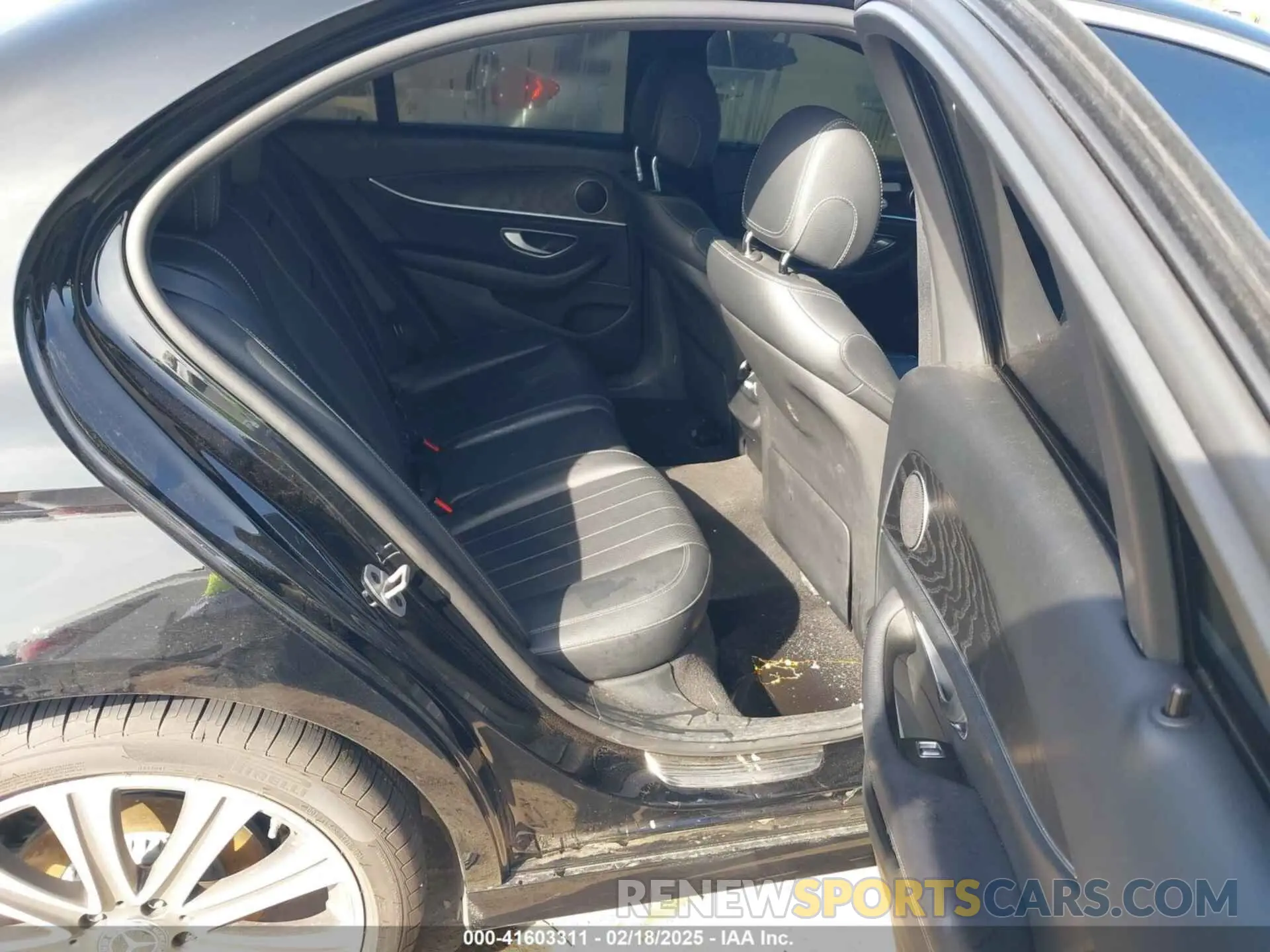 8 Photograph of a damaged car W1KZF8DB6NB026720 MERCEDES-BENZ E 350 2022