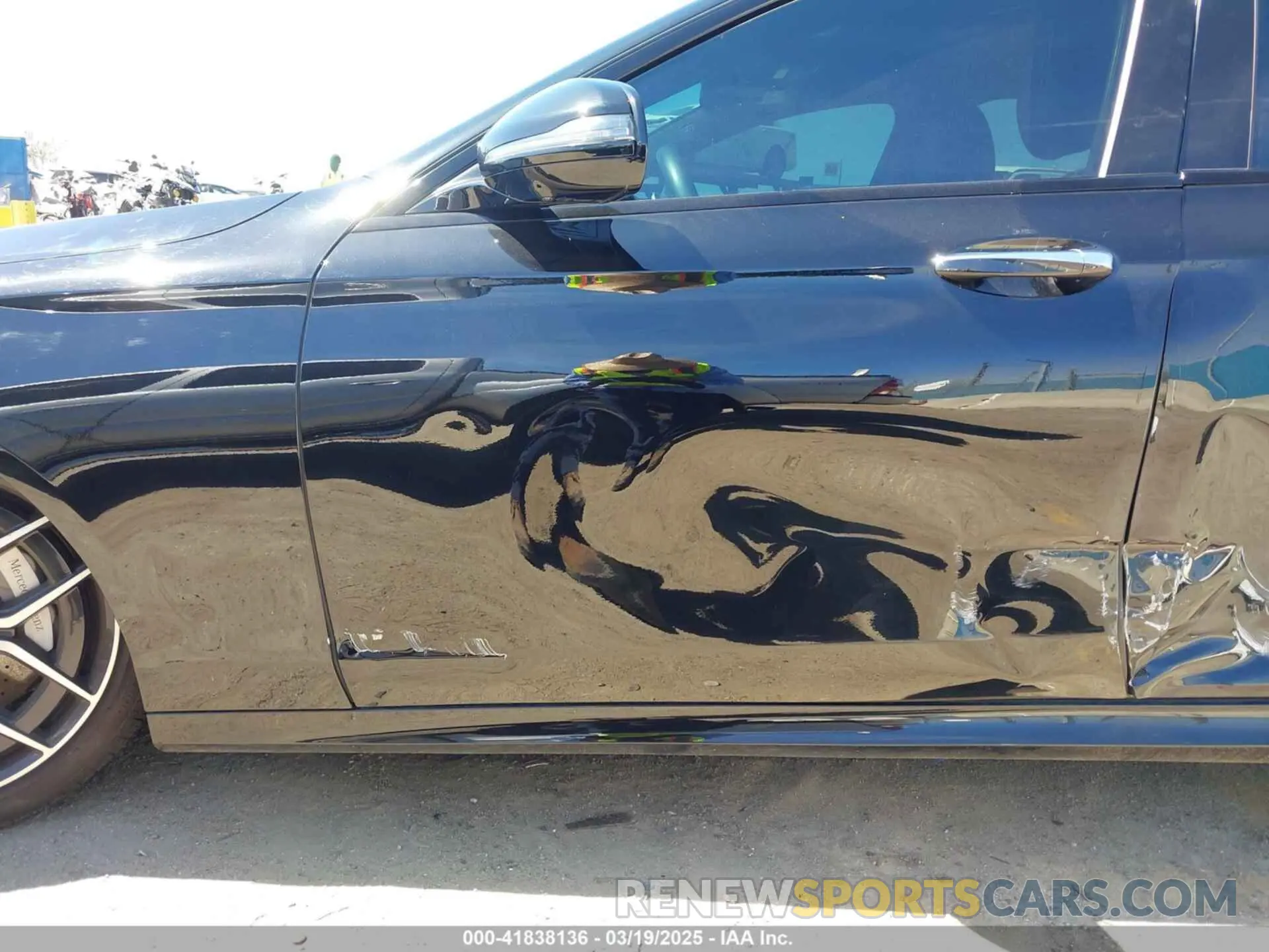 17 Photograph of a damaged car W1KZF8DB6NB056672 MERCEDES-BENZ E 350 2022