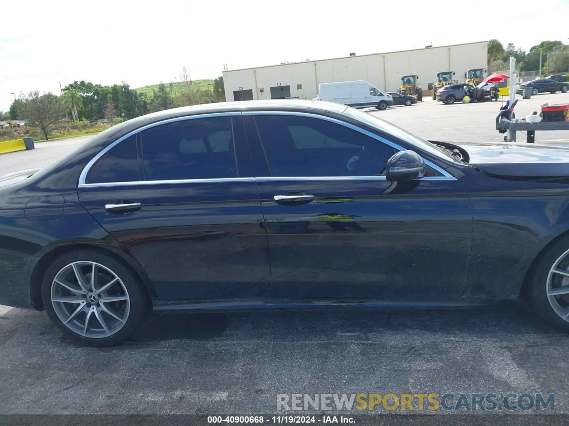 12 Photograph of a damaged car W1KZF8DB6NB058969 MERCEDES-BENZ E 350 2022
