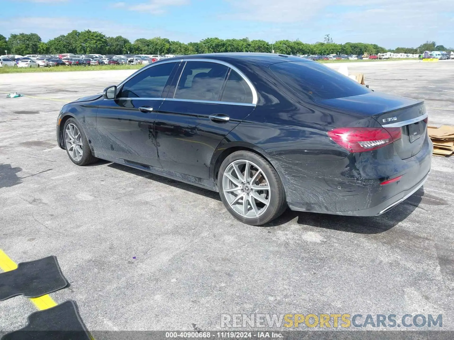 3 Photograph of a damaged car W1KZF8DB6NB058969 MERCEDES-BENZ E 350 2022