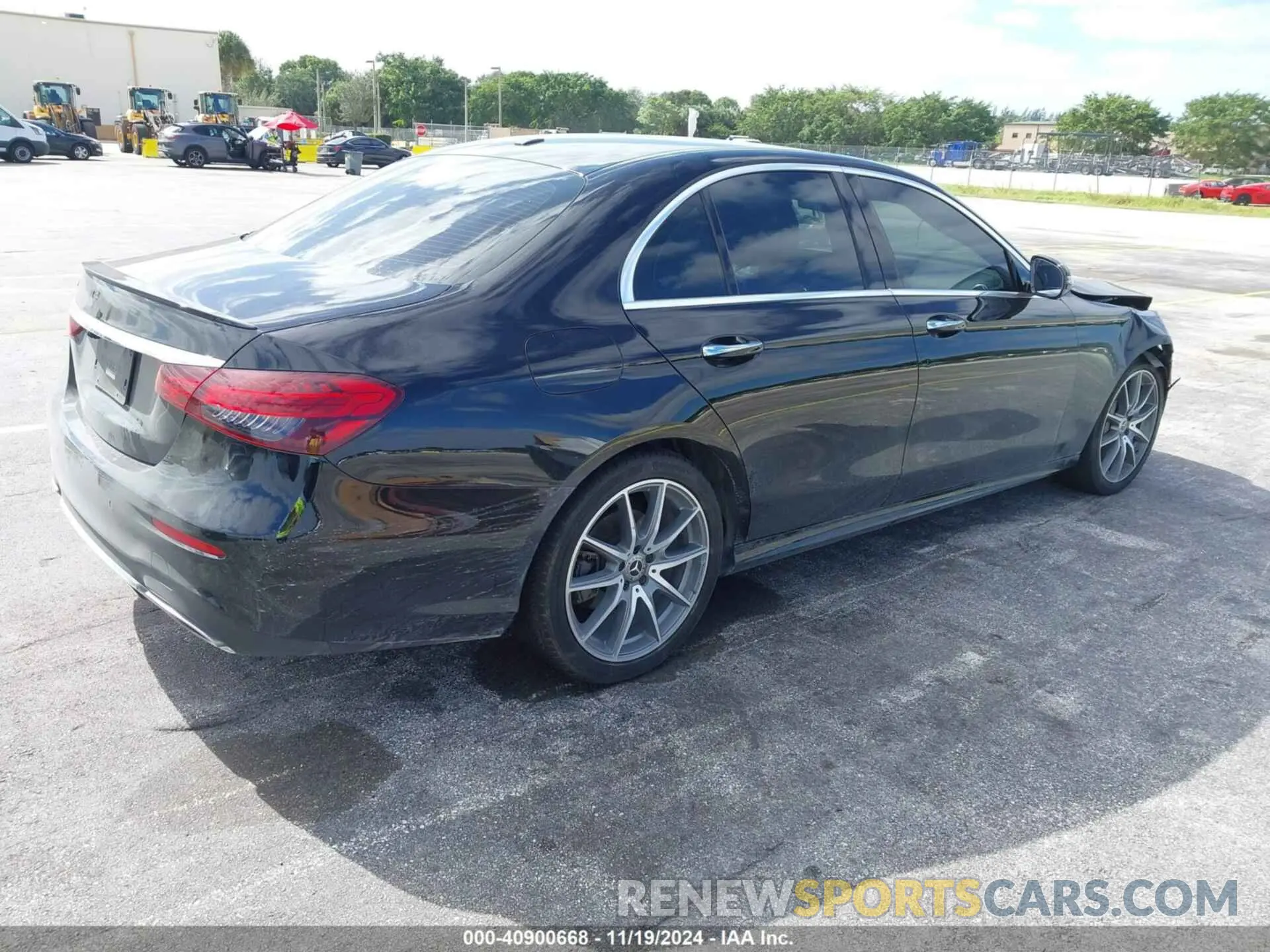 4 Photograph of a damaged car W1KZF8DB6NB058969 MERCEDES-BENZ E 350 2022