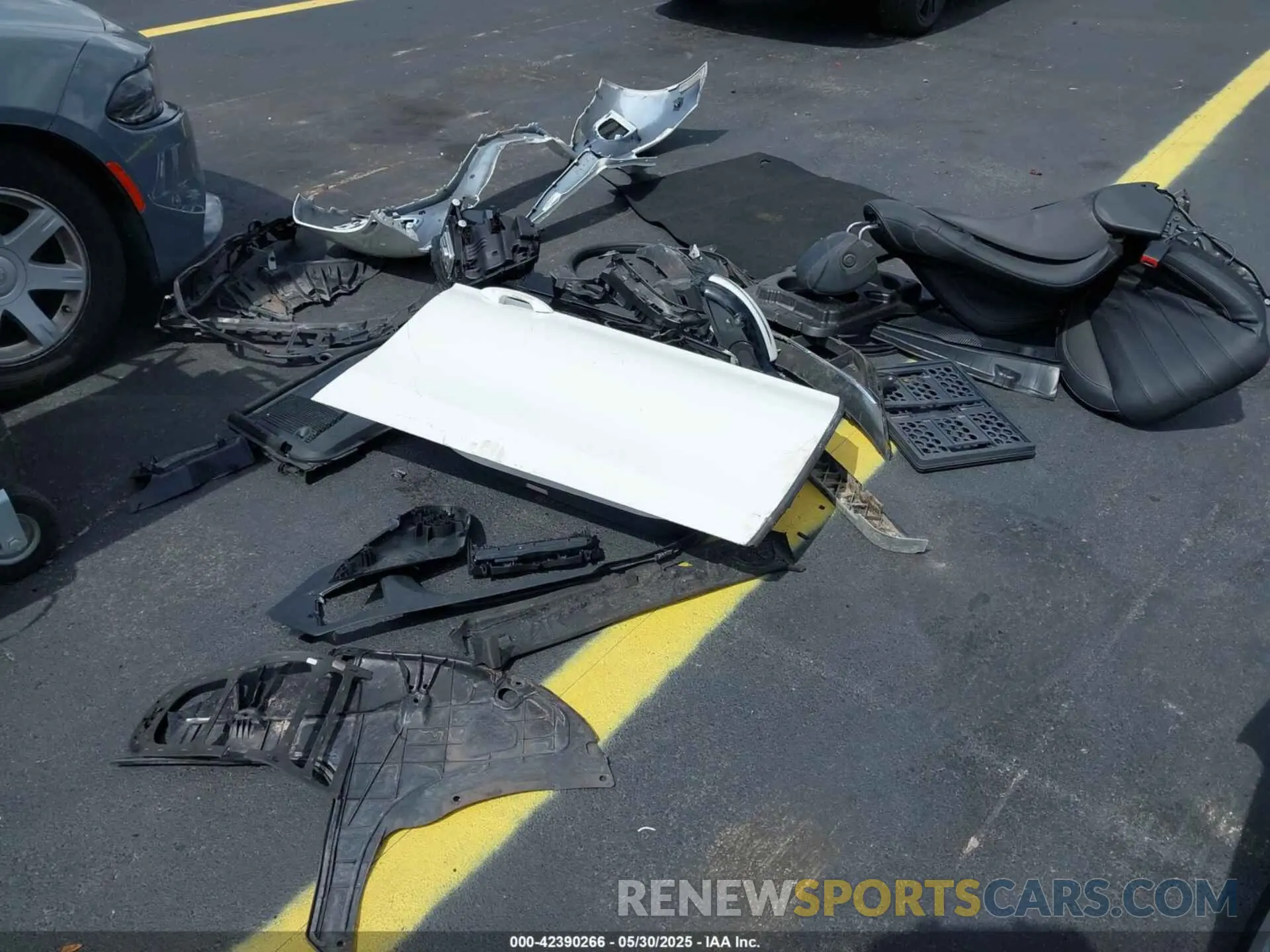 11 Photograph of a damaged car W1KZF8DB8NB029005 MERCEDES-BENZ E 350 2022