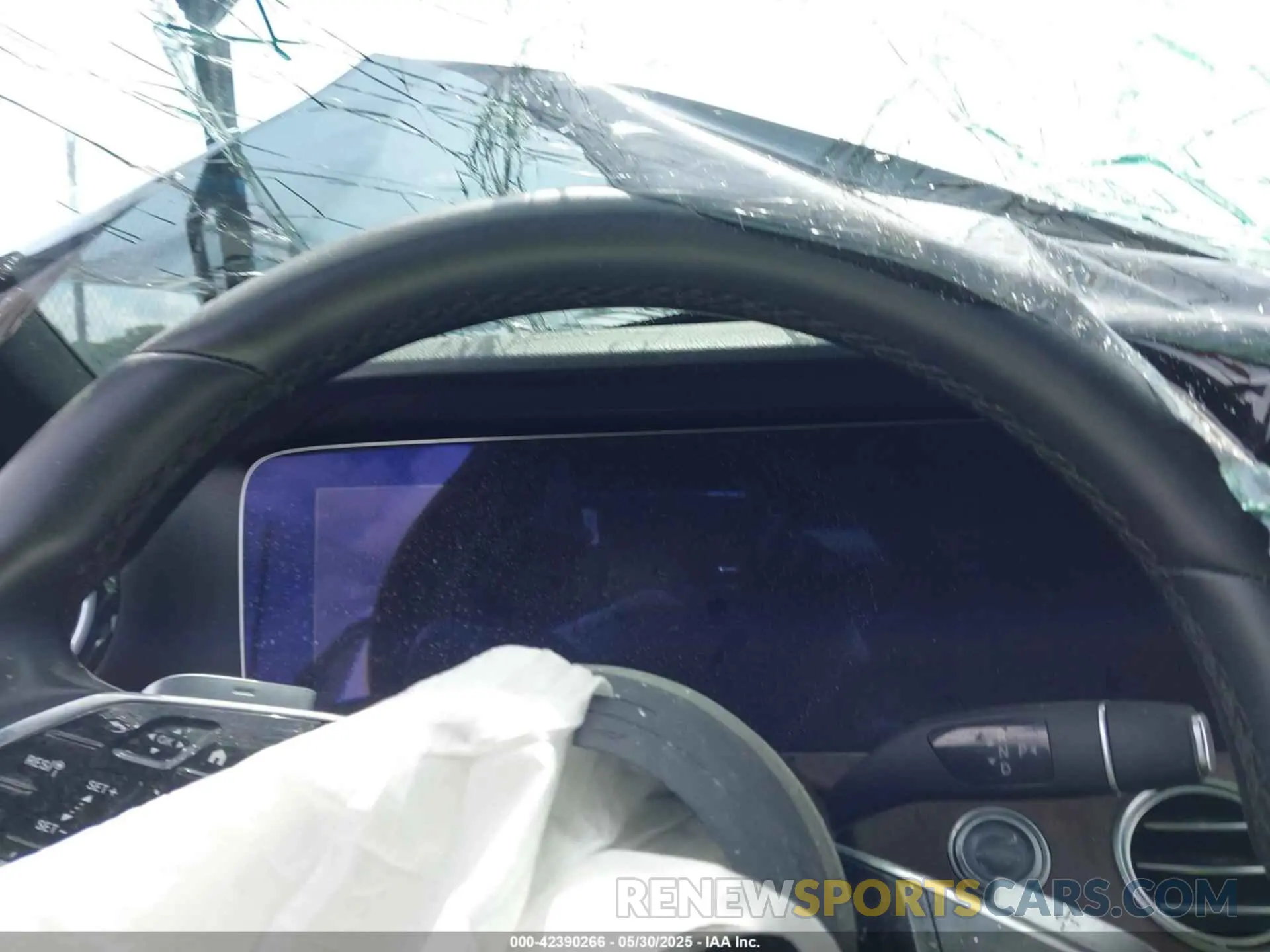 15 Photograph of a damaged car W1KZF8DB8NB029005 MERCEDES-BENZ E 350 2022