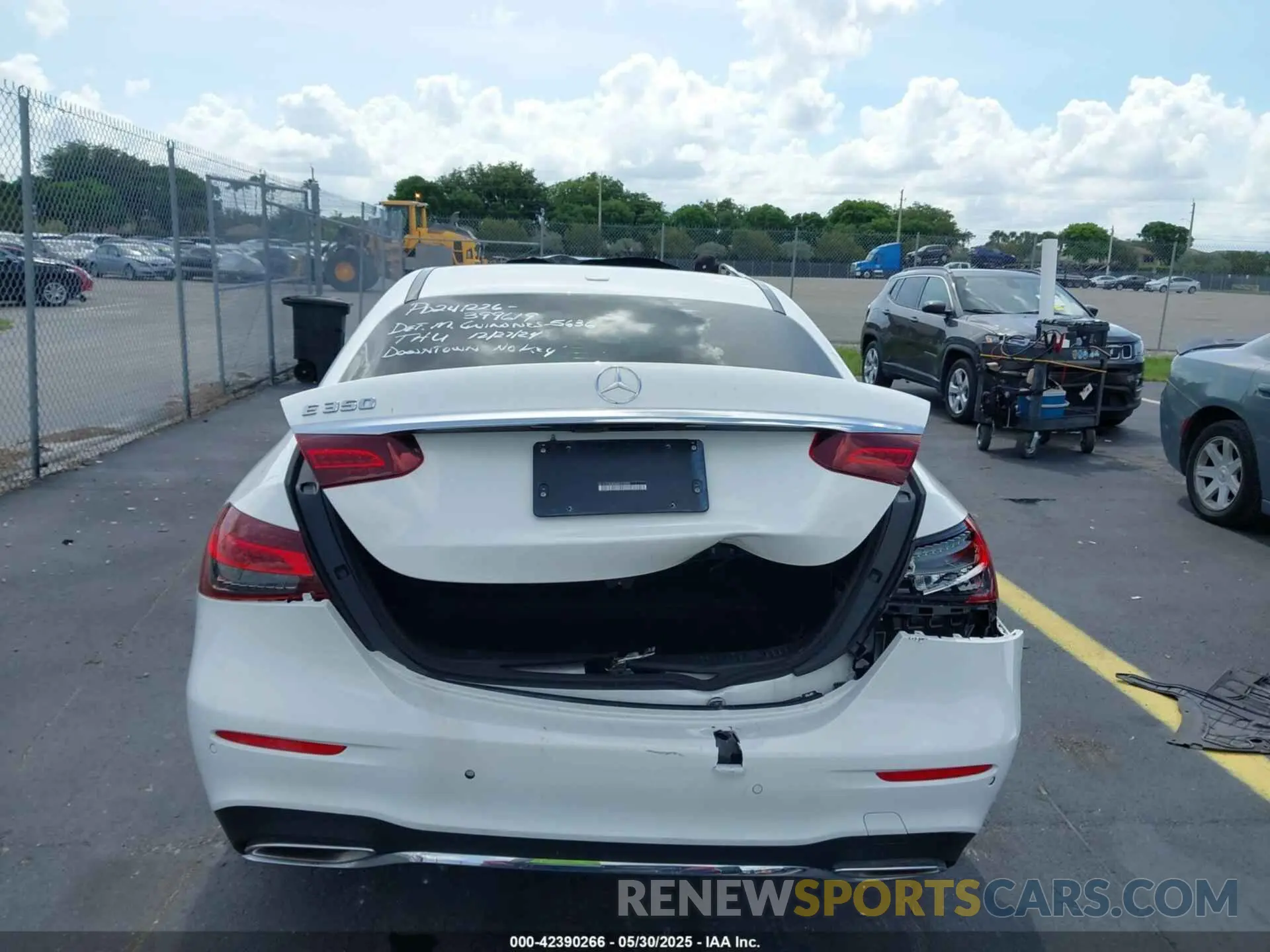 16 Photograph of a damaged car W1KZF8DB8NB029005 MERCEDES-BENZ E 350 2022