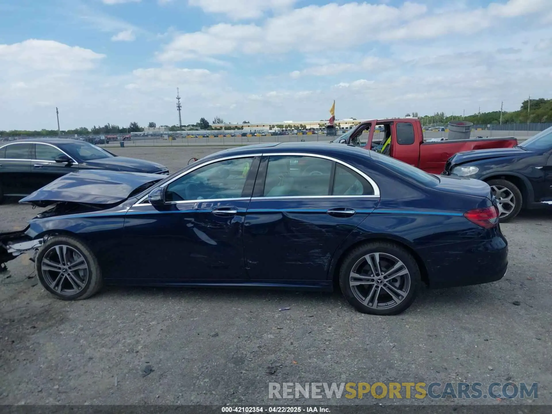 15 Photograph of a damaged car W1KZF8DBXNB049580 MERCEDES-BENZ E 350 2022