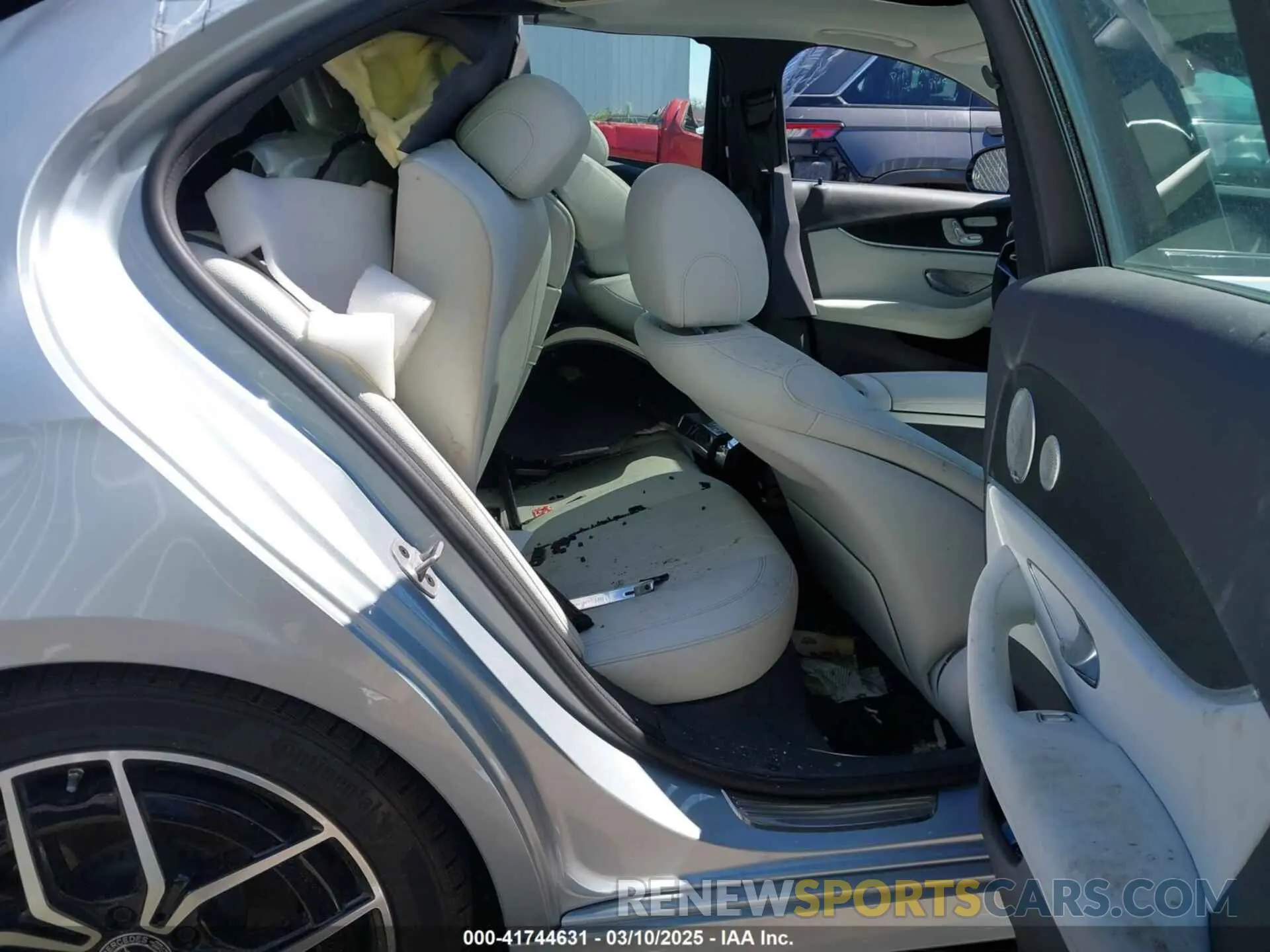 8 Photograph of a damaged car W1KZF8DB0PB162327 MERCEDES-BENZ E 350 2023