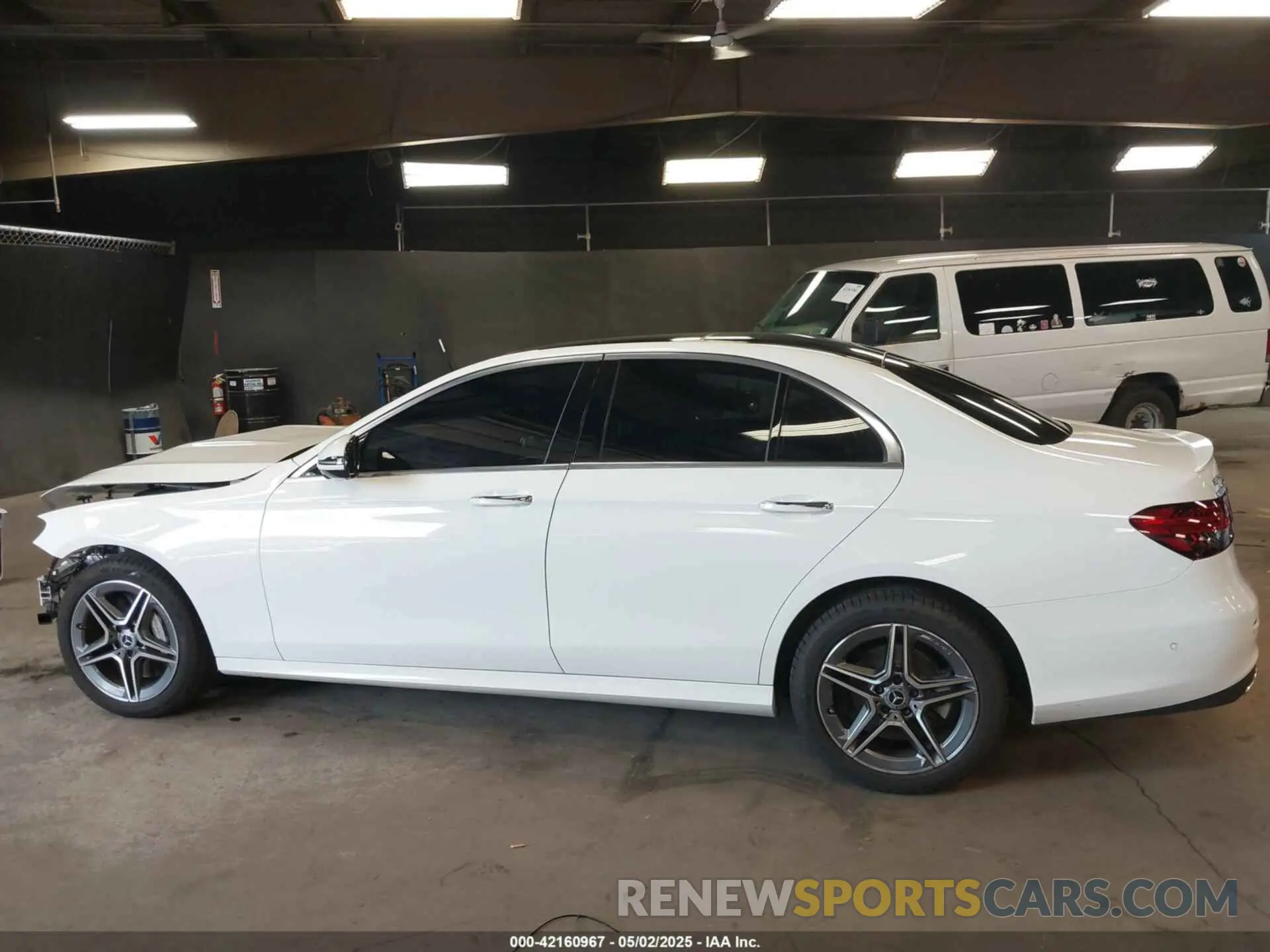 15 Photograph of a damaged car W1KZF8EB2PB137329 MERCEDES-BENZ E 350 2023