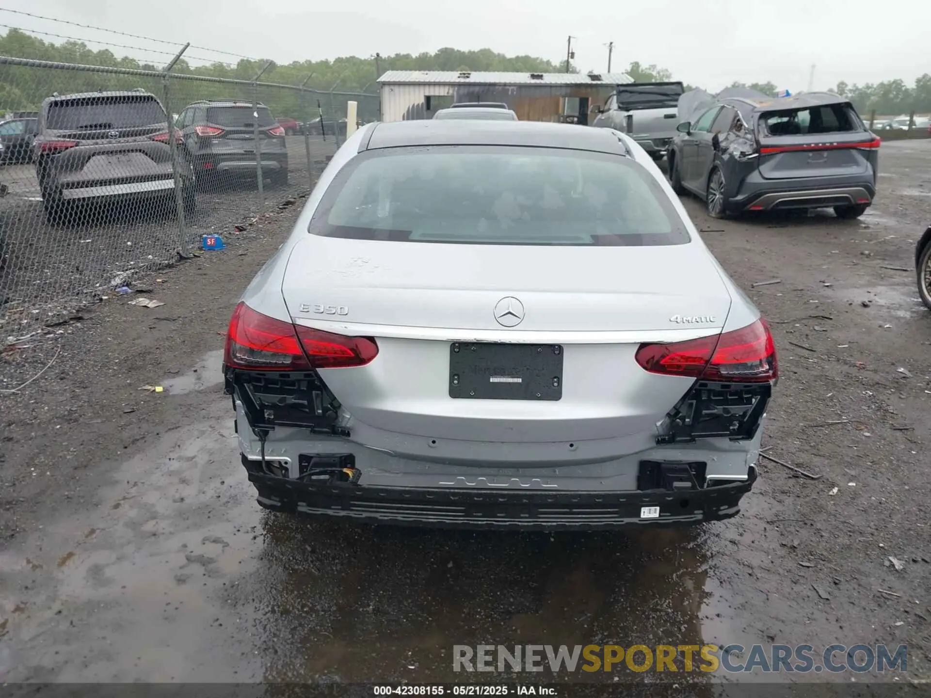 17 Photograph of a damaged car W1KZF8EB3PB105571 MERCEDES-BENZ E 350 2023