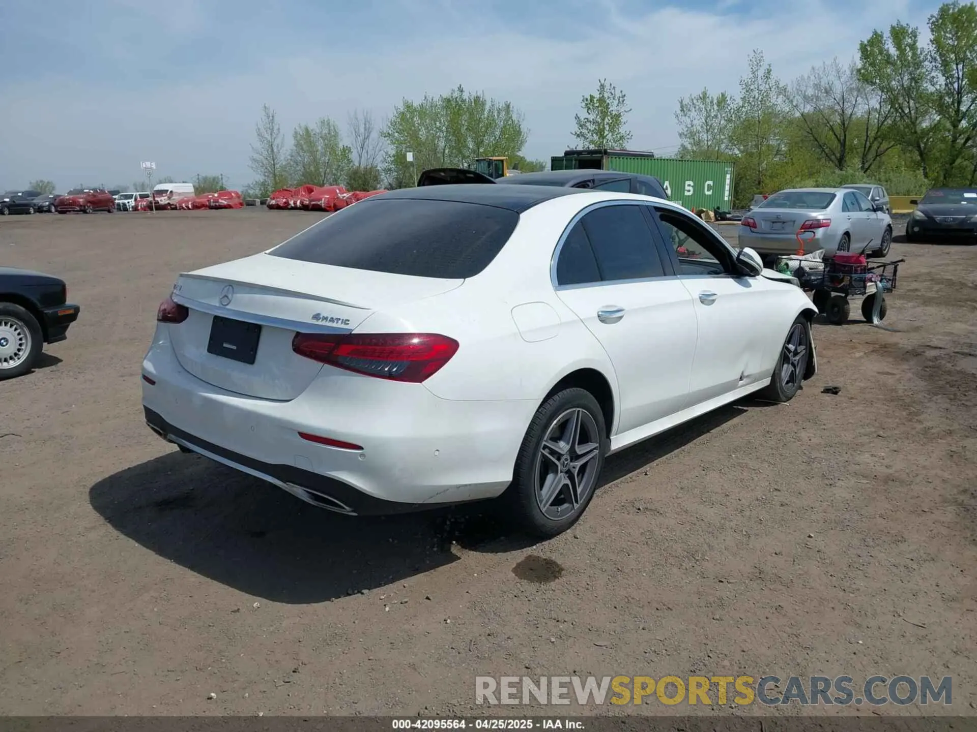 4 Photograph of a damaged car W1KZF8EB4PB161485 MERCEDES-BENZ E 350 2023