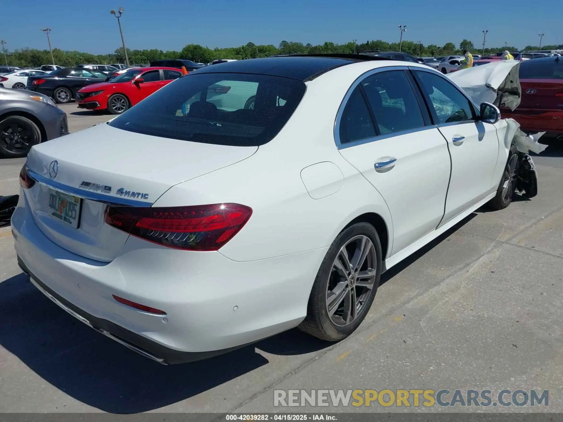 4 Photograph of a damaged car W1KZF8EB9PB106580 MERCEDES-BENZ E 350 2023