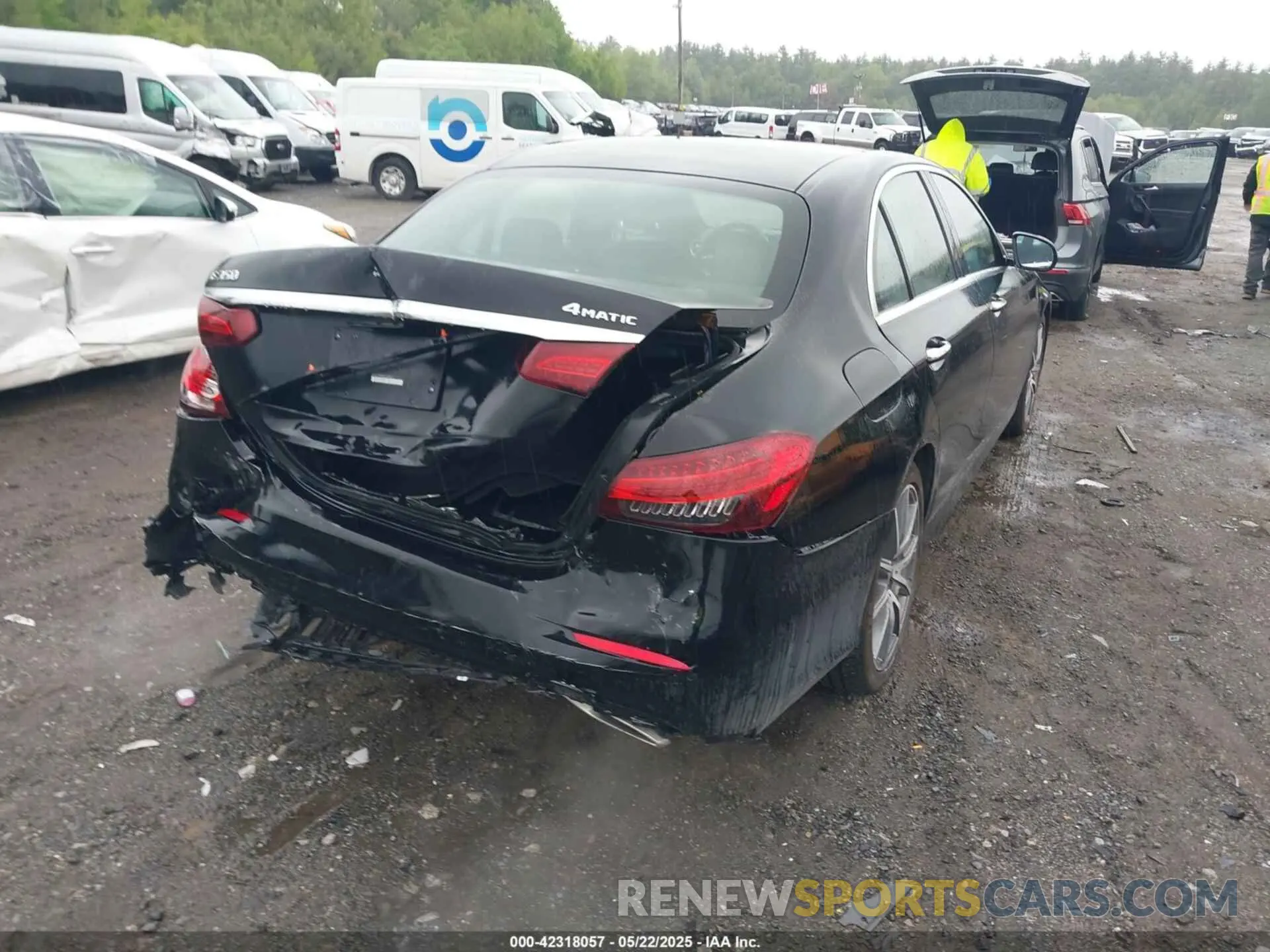 4 Photograph of a damaged car W1KZF8EBXPB187539 MERCEDES-BENZ E 350 2023