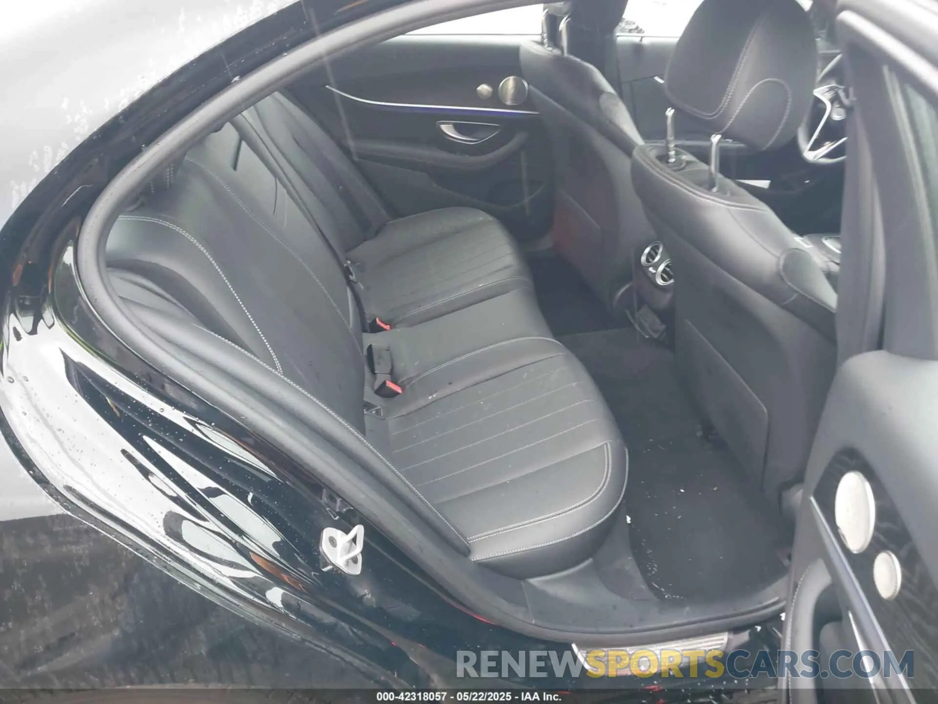 8 Photograph of a damaged car W1KZF8EBXPB187539 MERCEDES-BENZ E 350 2023