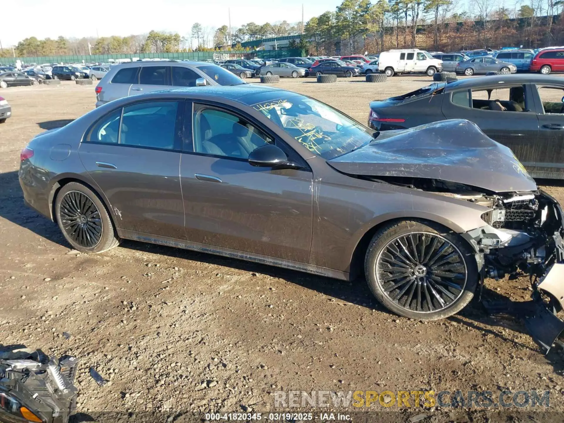 12 Photograph of a damaged car W1KLF4HB0RA040925 MERCEDES-BENZ E 350 2024