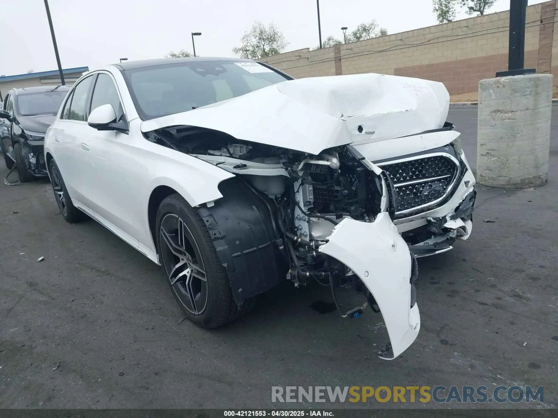 1 Photograph of a damaged car W1KLF4HB8RA051431 MERCEDES-BENZ E 350 2024