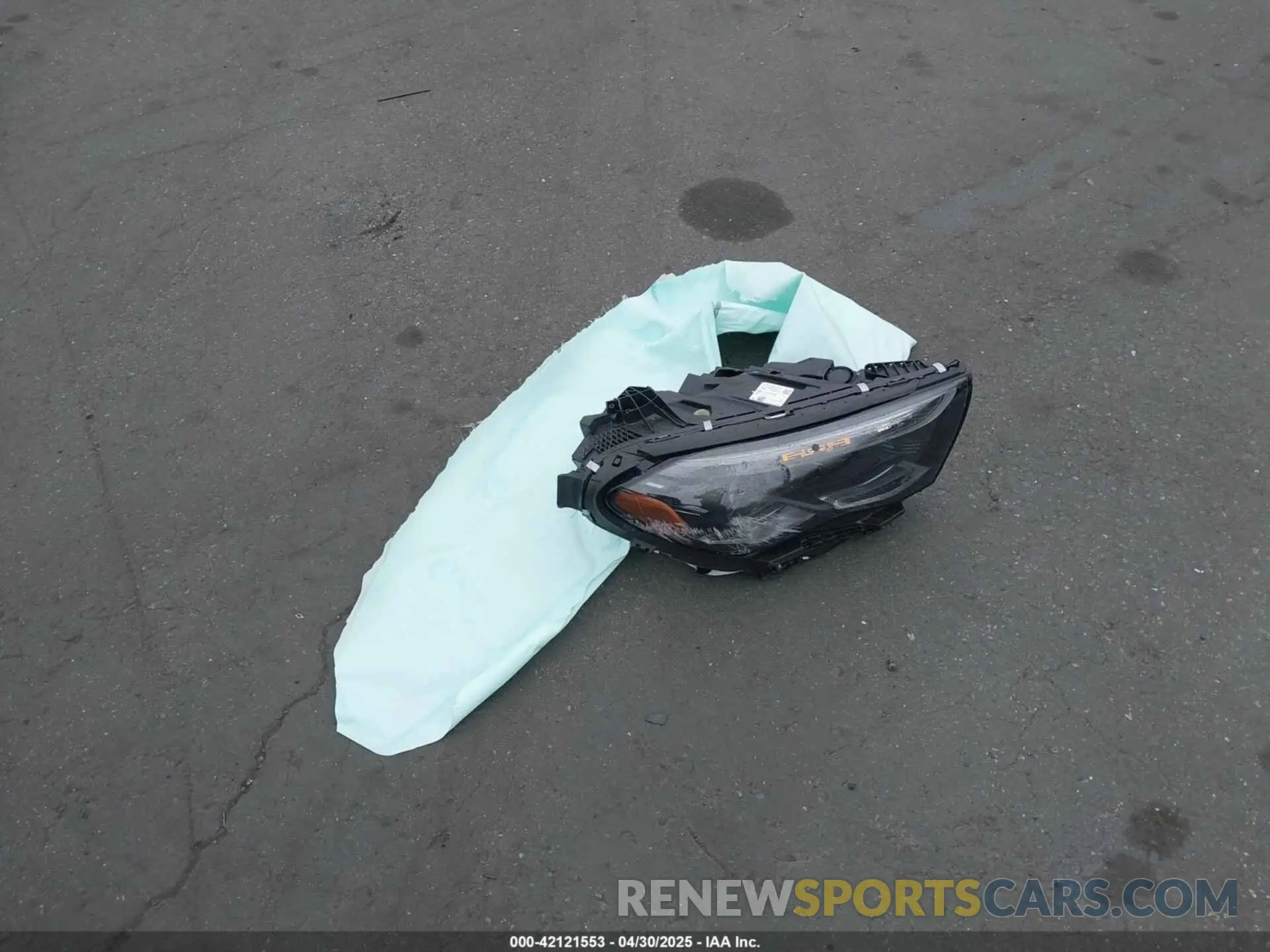 12 Photograph of a damaged car W1KLF4HB8RA051431 MERCEDES-BENZ E 350 2024