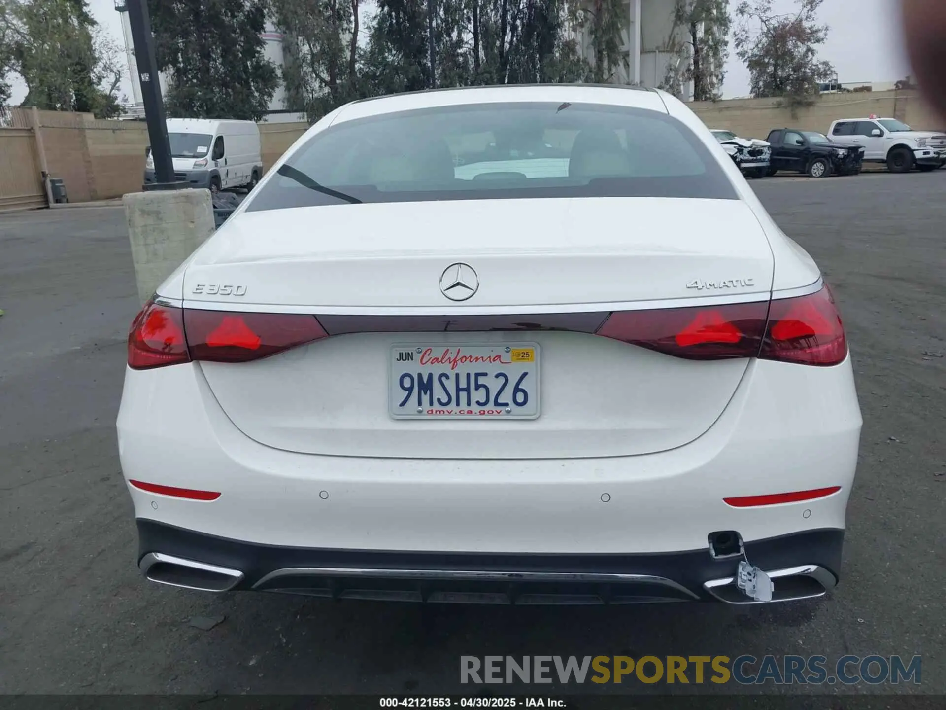 17 Photograph of a damaged car W1KLF4HB8RA051431 MERCEDES-BENZ E 350 2024