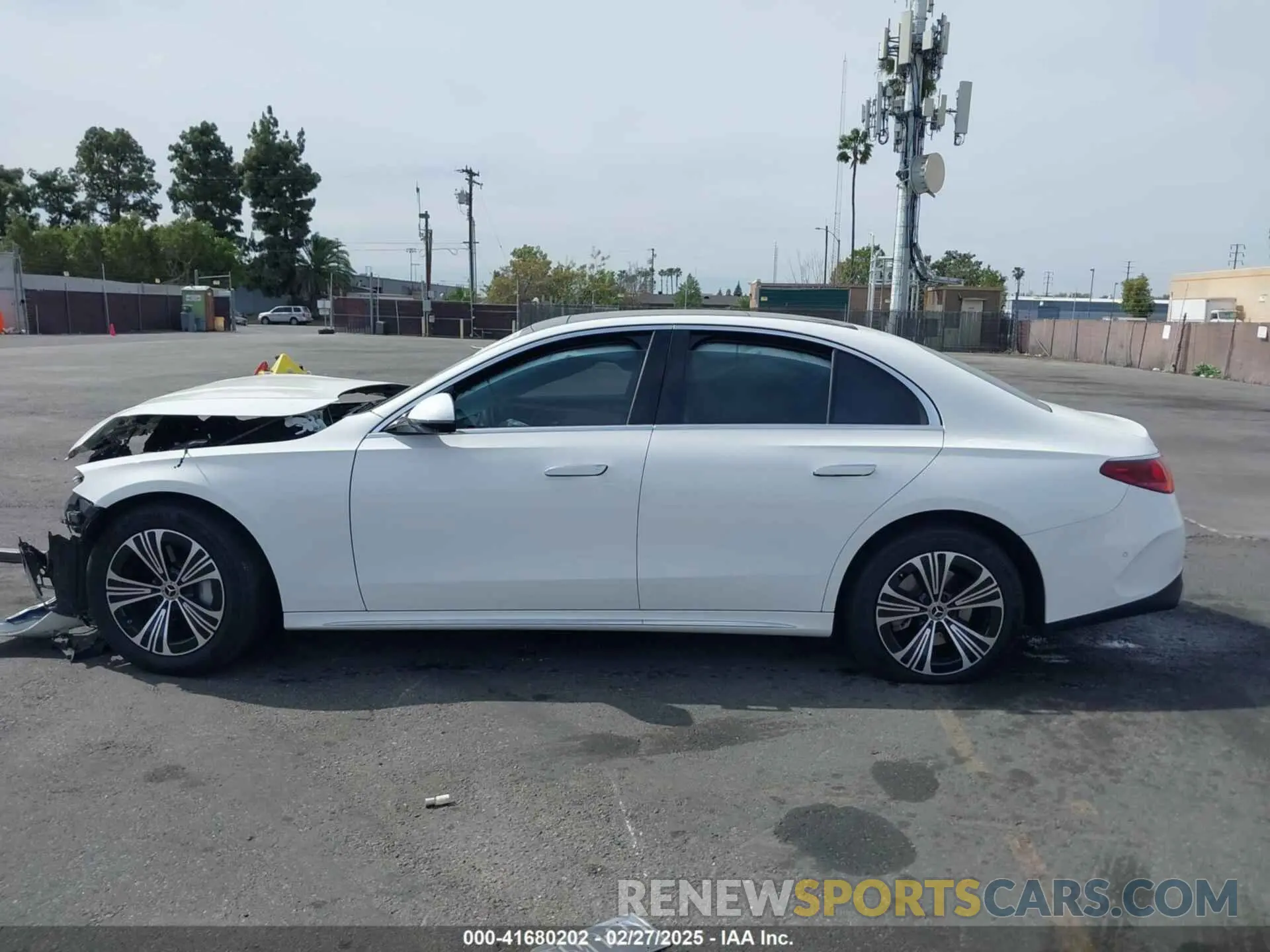 13 Photograph of a damaged car W1KLF4HB9RA006076 MERCEDES-BENZ E 350 2024