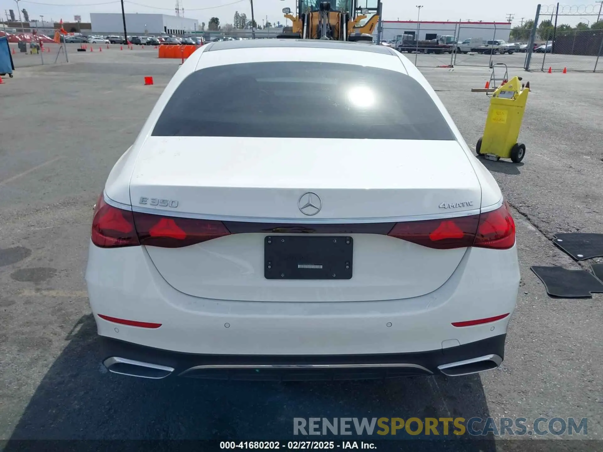 15 Photograph of a damaged car W1KLF4HB9RA006076 MERCEDES-BENZ E 350 2024