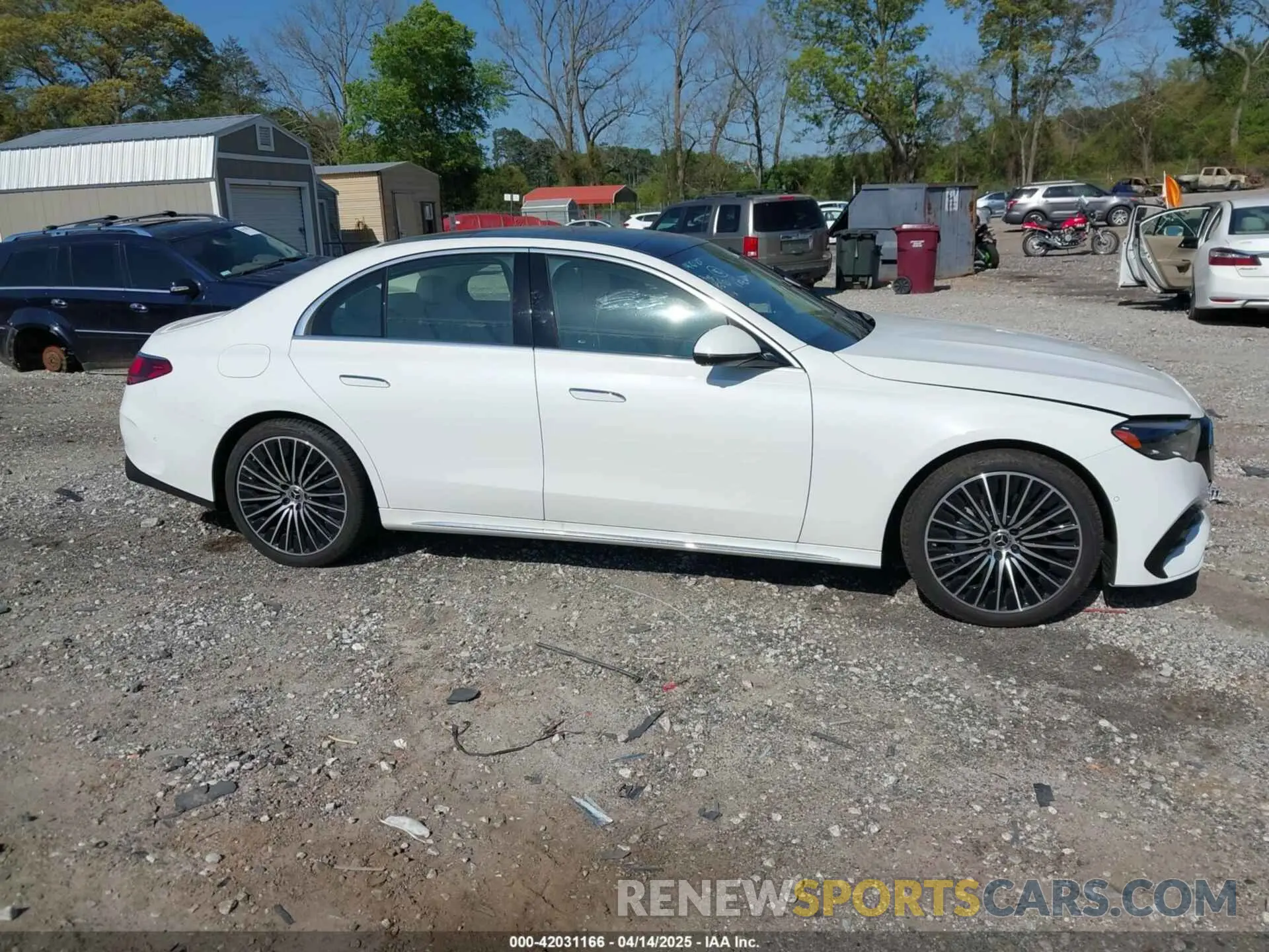 13 Photograph of a damaged car W1KLF4HB9RA070764 MERCEDES-BENZ E 350 2024