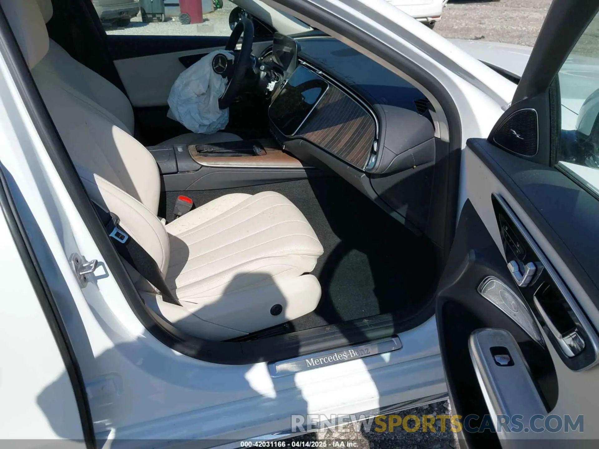 5 Photograph of a damaged car W1KLF4HB9RA070764 MERCEDES-BENZ E 350 2024