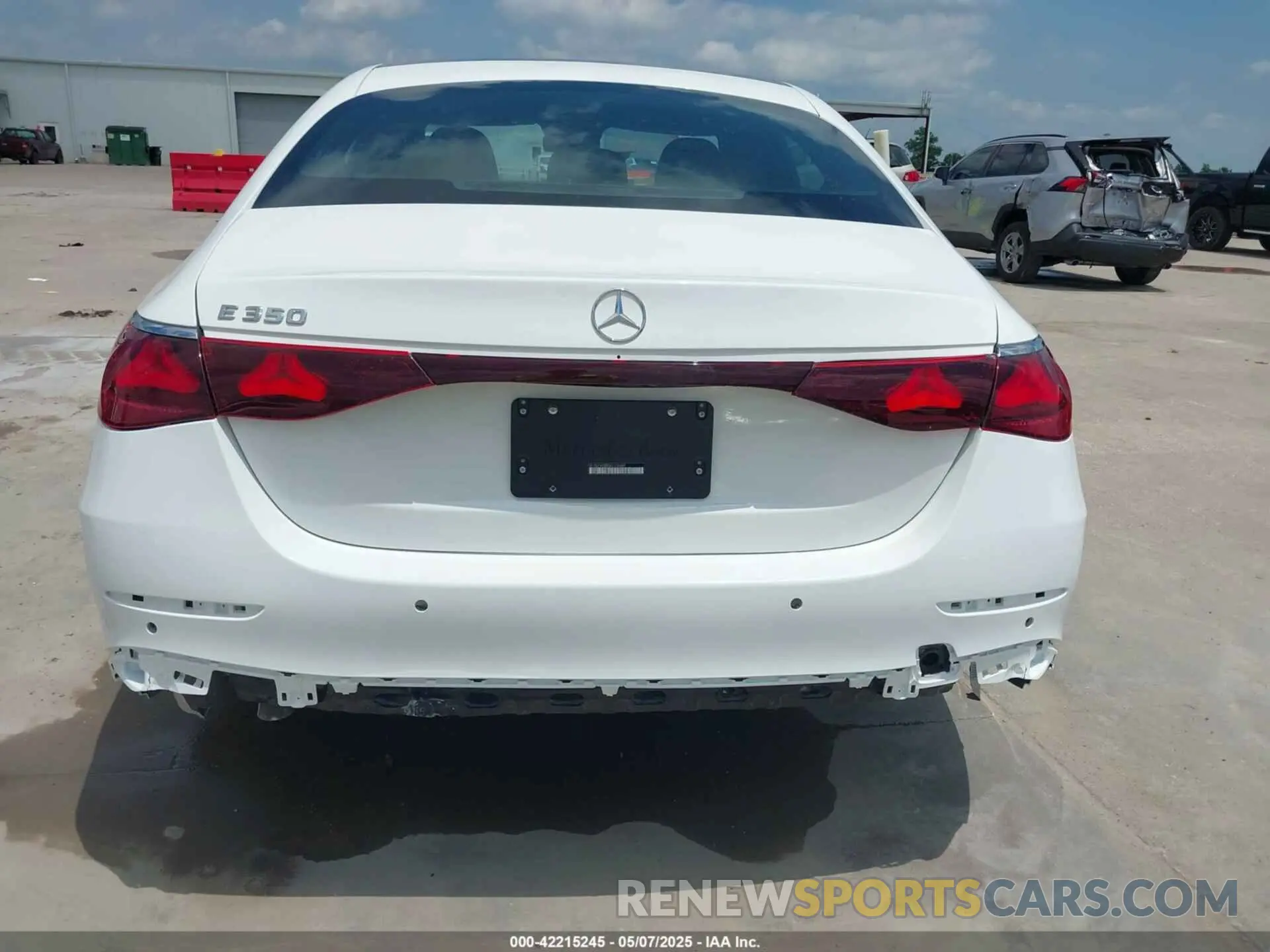 16 Photograph of a damaged car W1KLF4GB8SA134669 MERCEDES-BENZ E 350 2025