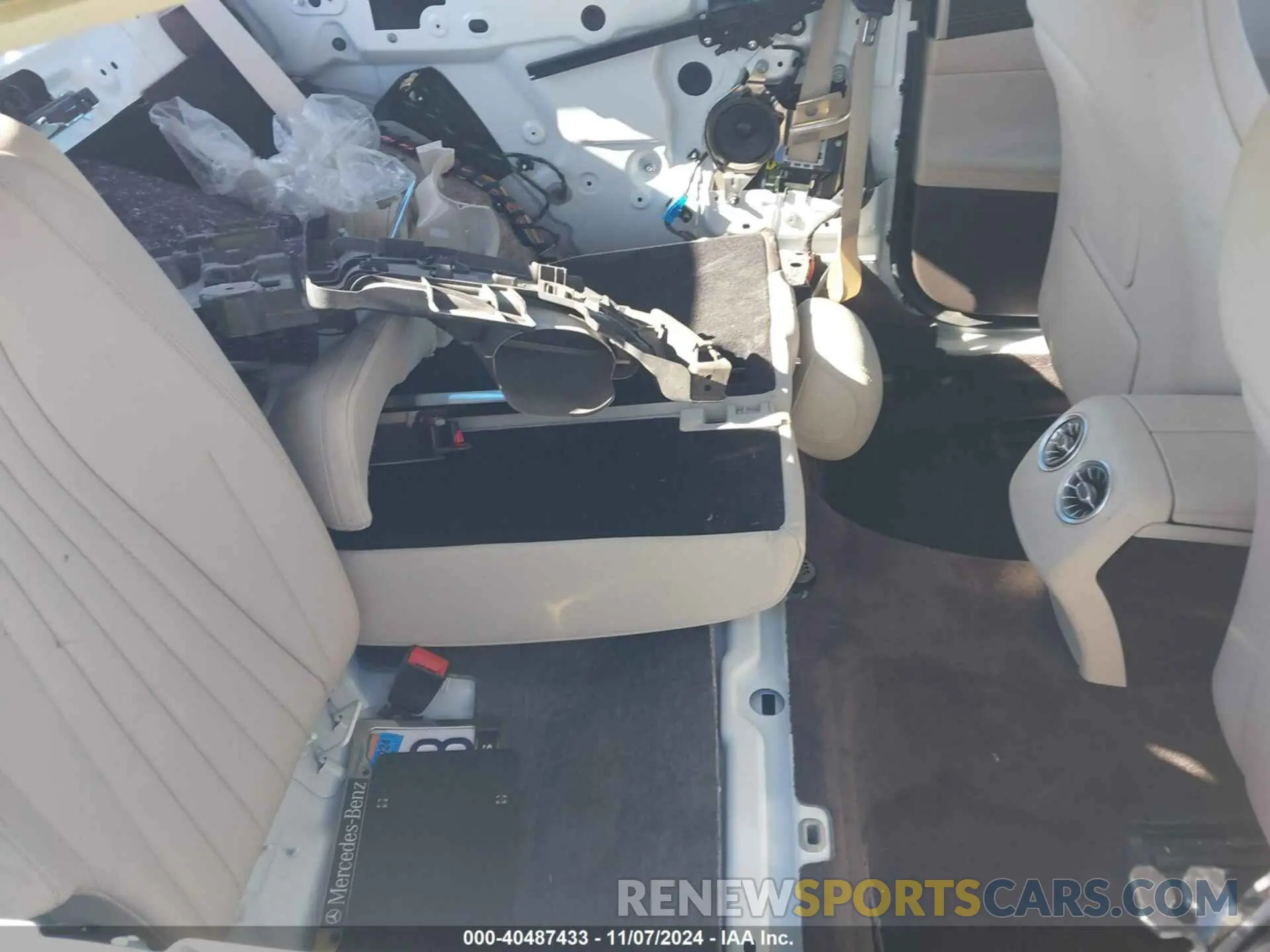 8 Photograph of a damaged car WDD1J6HB6KF081635 MERCEDES-BENZ E 450 2019