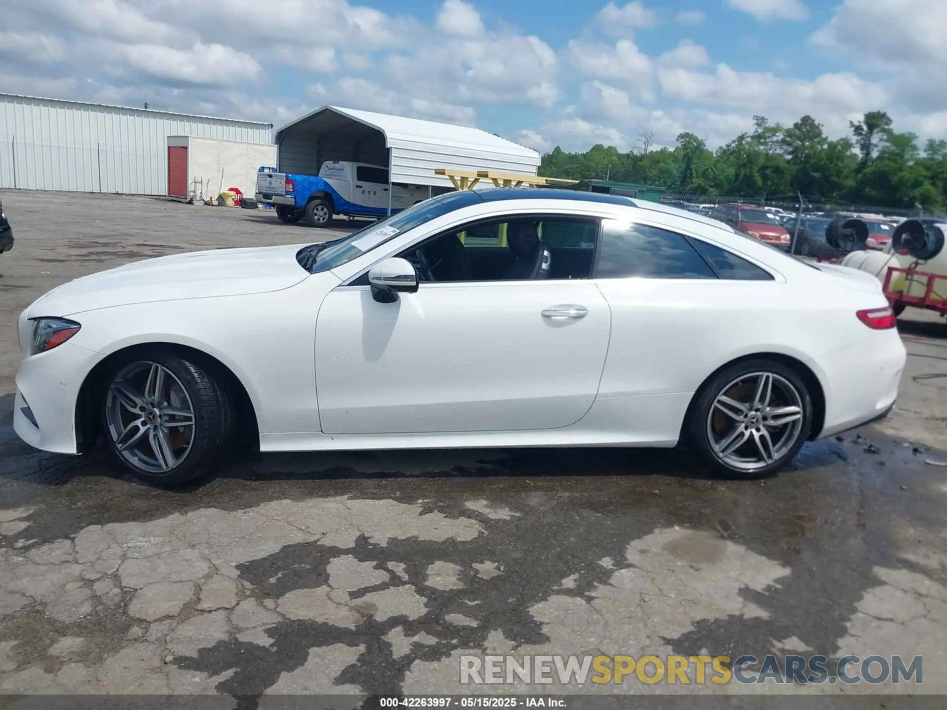 14 Photograph of a damaged car WDD1J6JB4KF101889 MERCEDES-BENZ E 450 2019