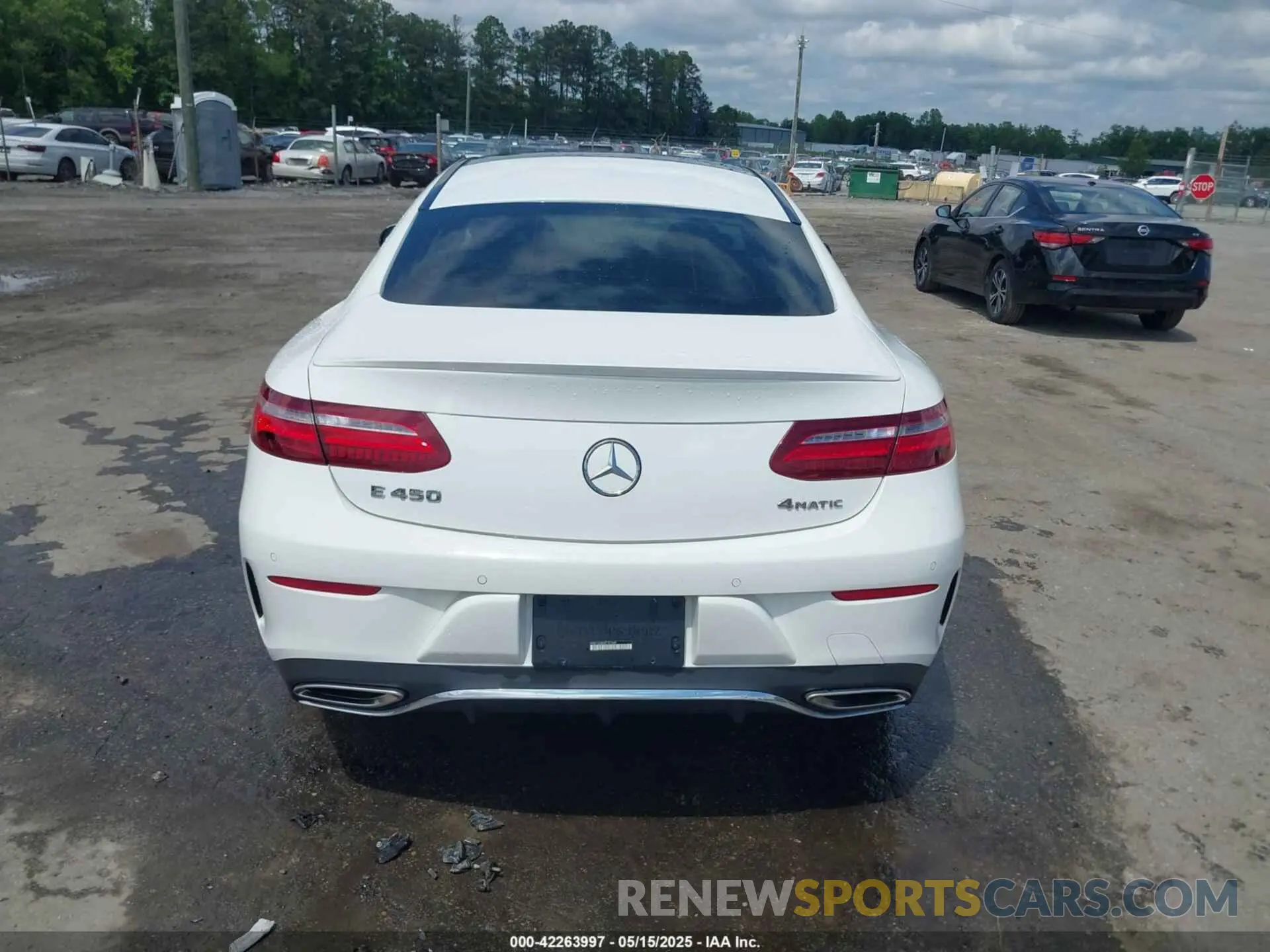 16 Photograph of a damaged car WDD1J6JB4KF101889 MERCEDES-BENZ E 450 2019