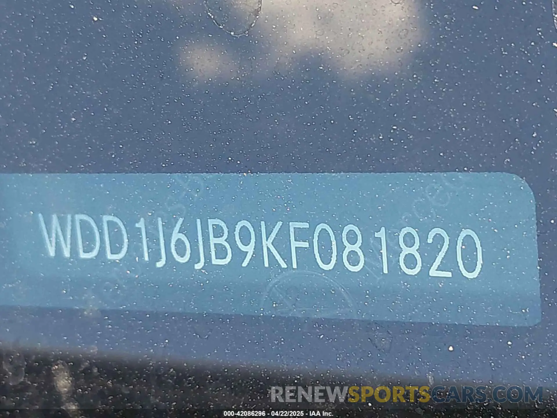18 Photograph of a damaged car WDD1J6JB9KF081820 MERCEDES-BENZ E 450 2019
