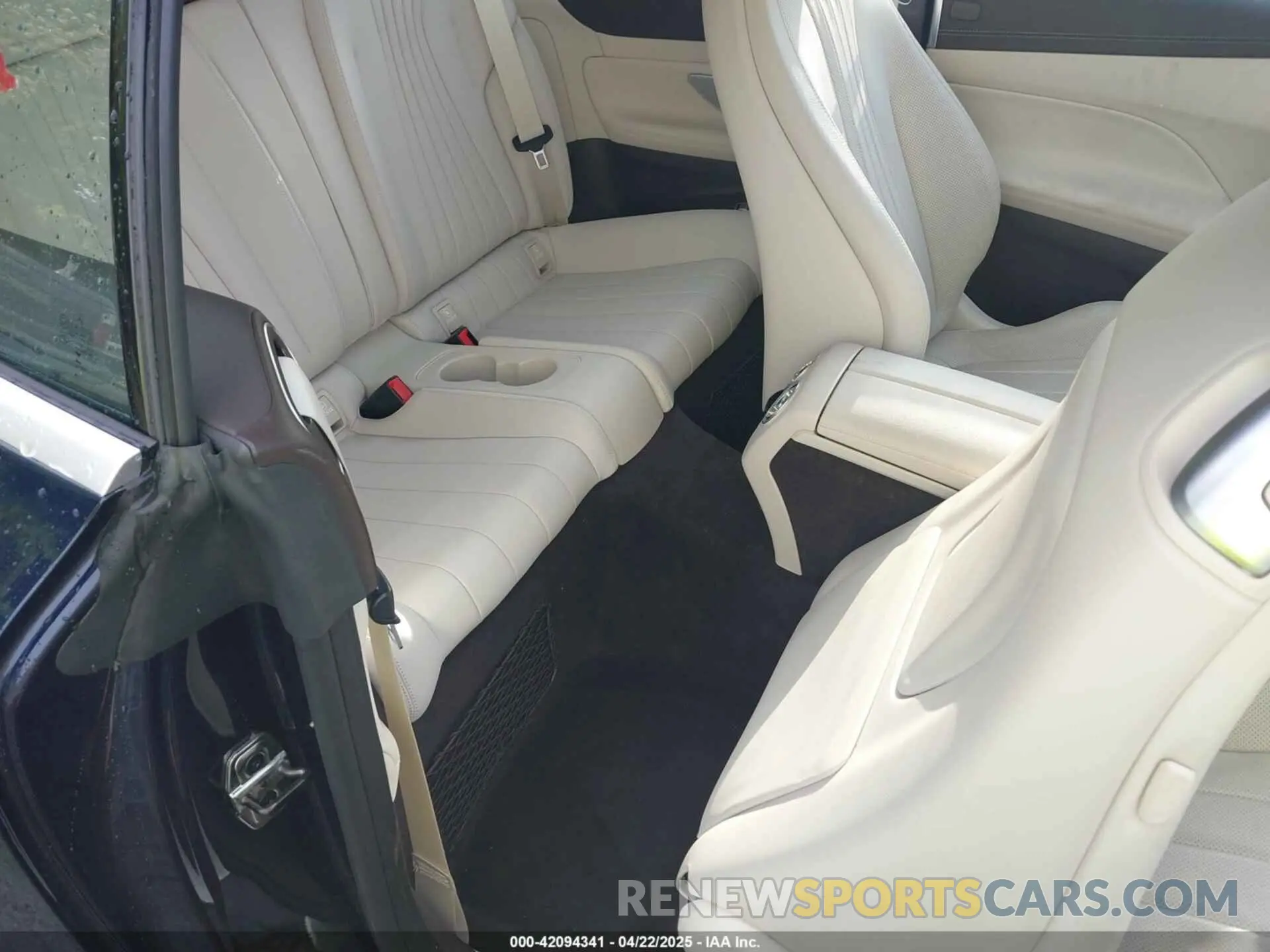 8 Photograph of a damaged car WDD1K6HB5KF101032 MERCEDES-BENZ E 450 2019