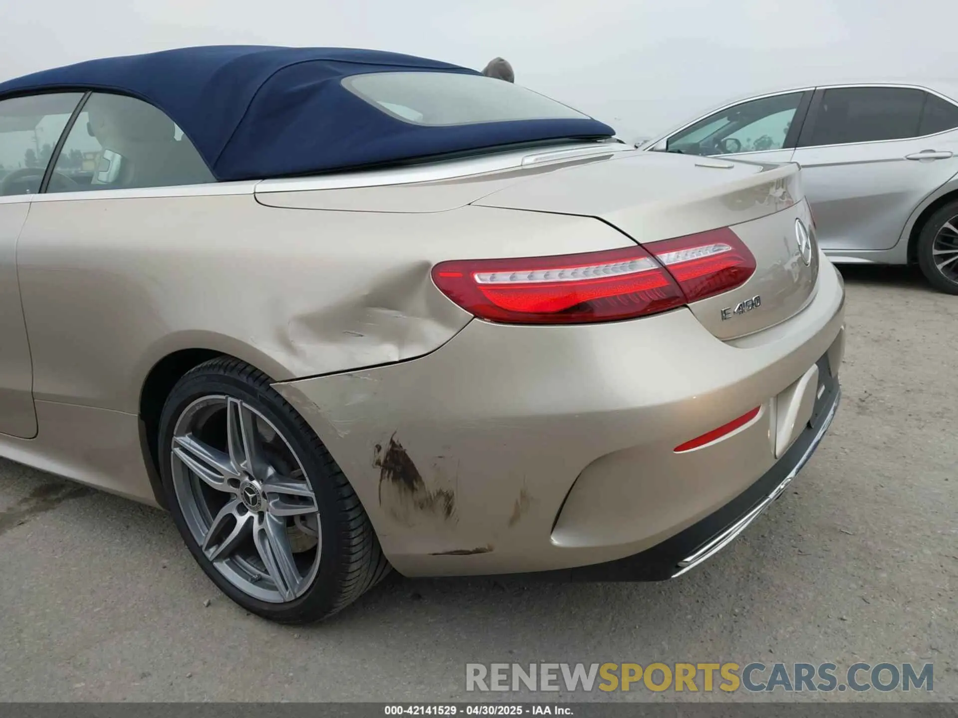 17 Photograph of a damaged car WDD1K6HB6KF115649 MERCEDES-BENZ E 450 2019