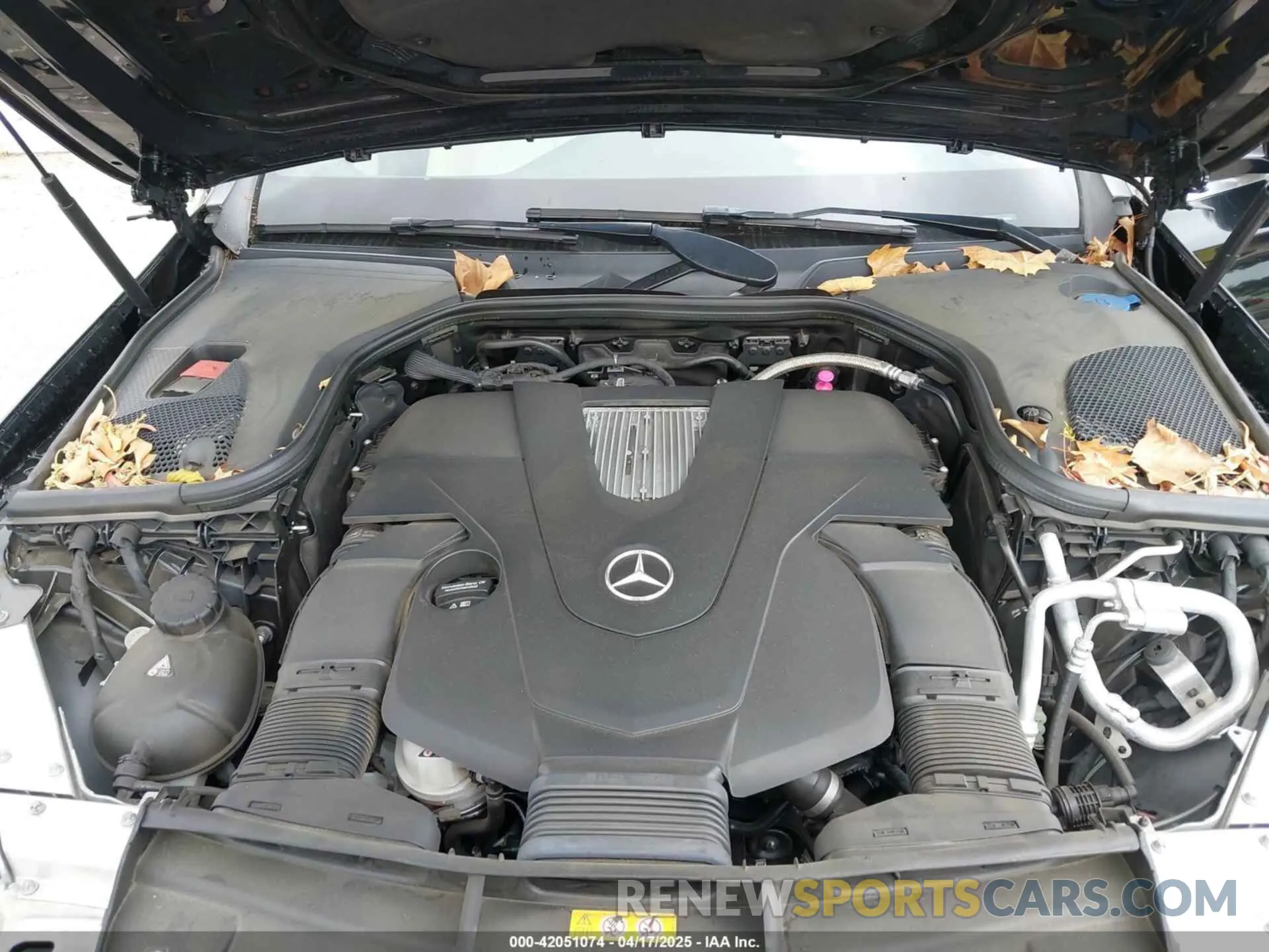 10 Photograph of a damaged car WDDZH6JB2KA583502 MERCEDES-BENZ E 450 2019