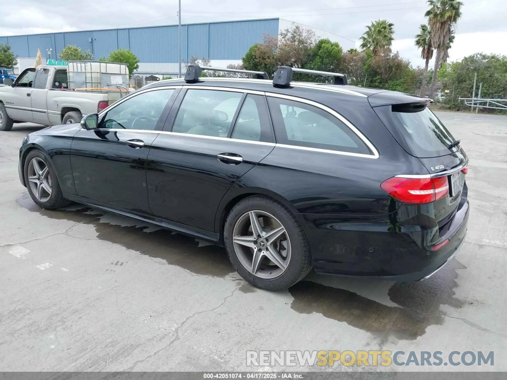 3 Photograph of a damaged car WDDZH6JB2KA583502 MERCEDES-BENZ E 450 2019
