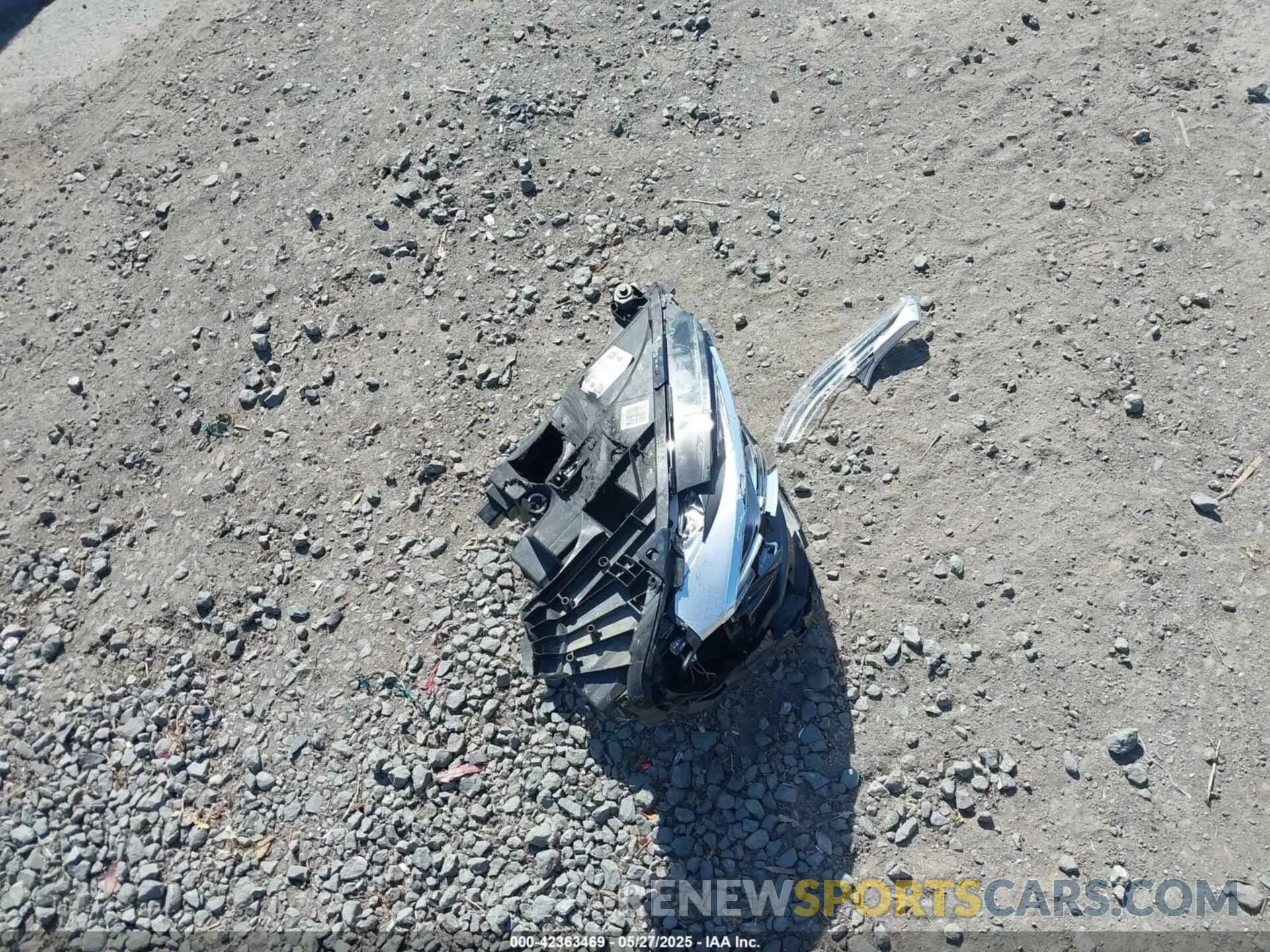 11 Photograph of a damaged car W1K1J6HB1LF141189 MERCEDES-BENZ E 450 2020