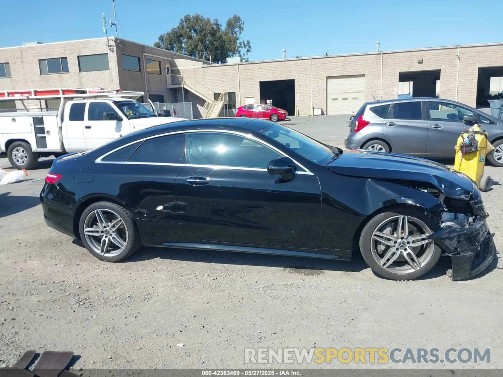 13 Photograph of a damaged car W1K1J6HB1LF141189 MERCEDES-BENZ E 450 2020