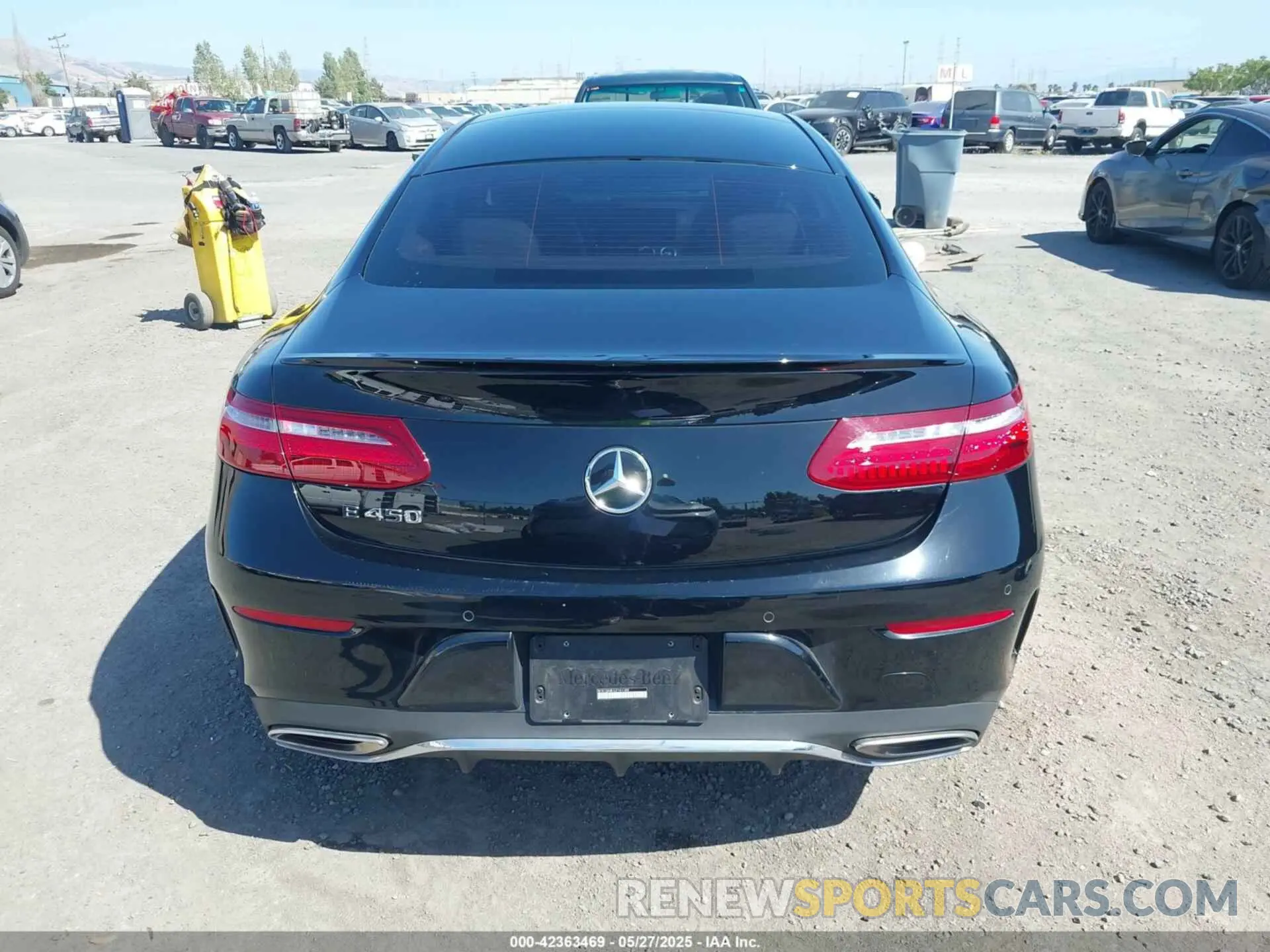 16 Photograph of a damaged car W1K1J6HB1LF141189 MERCEDES-BENZ E 450 2020