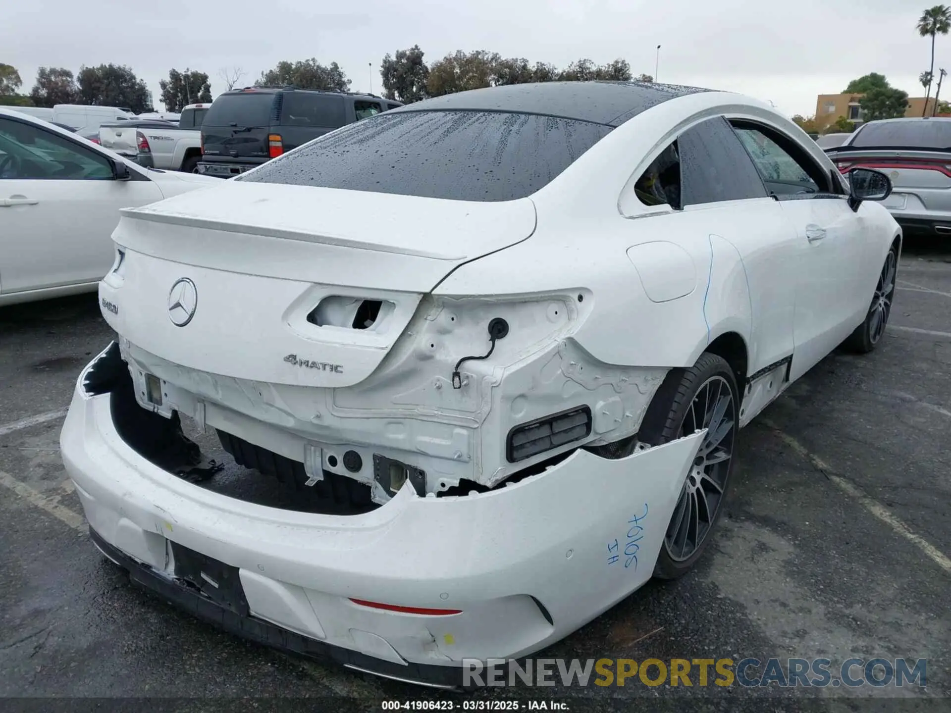 4 Photograph of a damaged car W1K1J6JB1LF141462 MERCEDES-BENZ E 450 2020