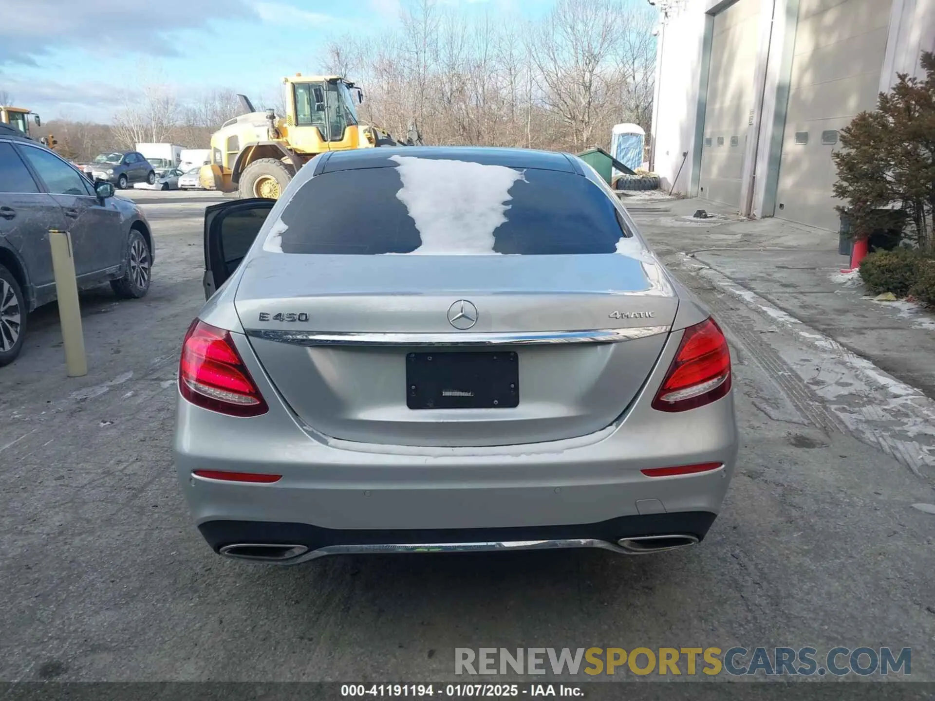 16 Photograph of a damaged car W1KZF6JB1LA806636 MERCEDES-BENZ E 450 2020