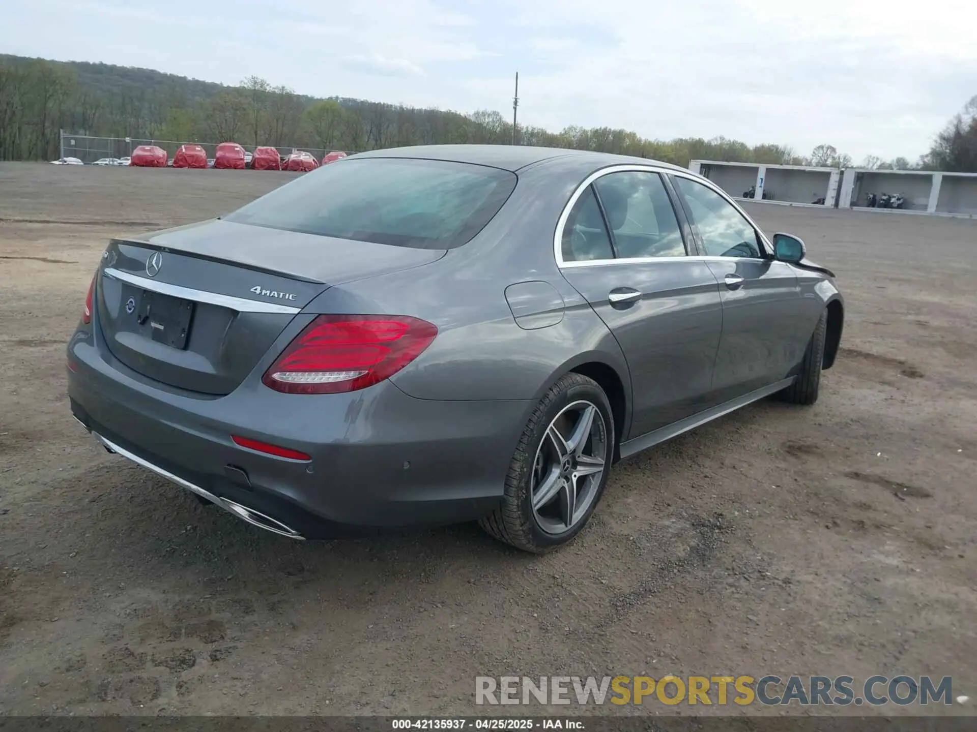 4 Photograph of a damaged car W1KZF6JB4LA832485 MERCEDES-BENZ E 450 2020