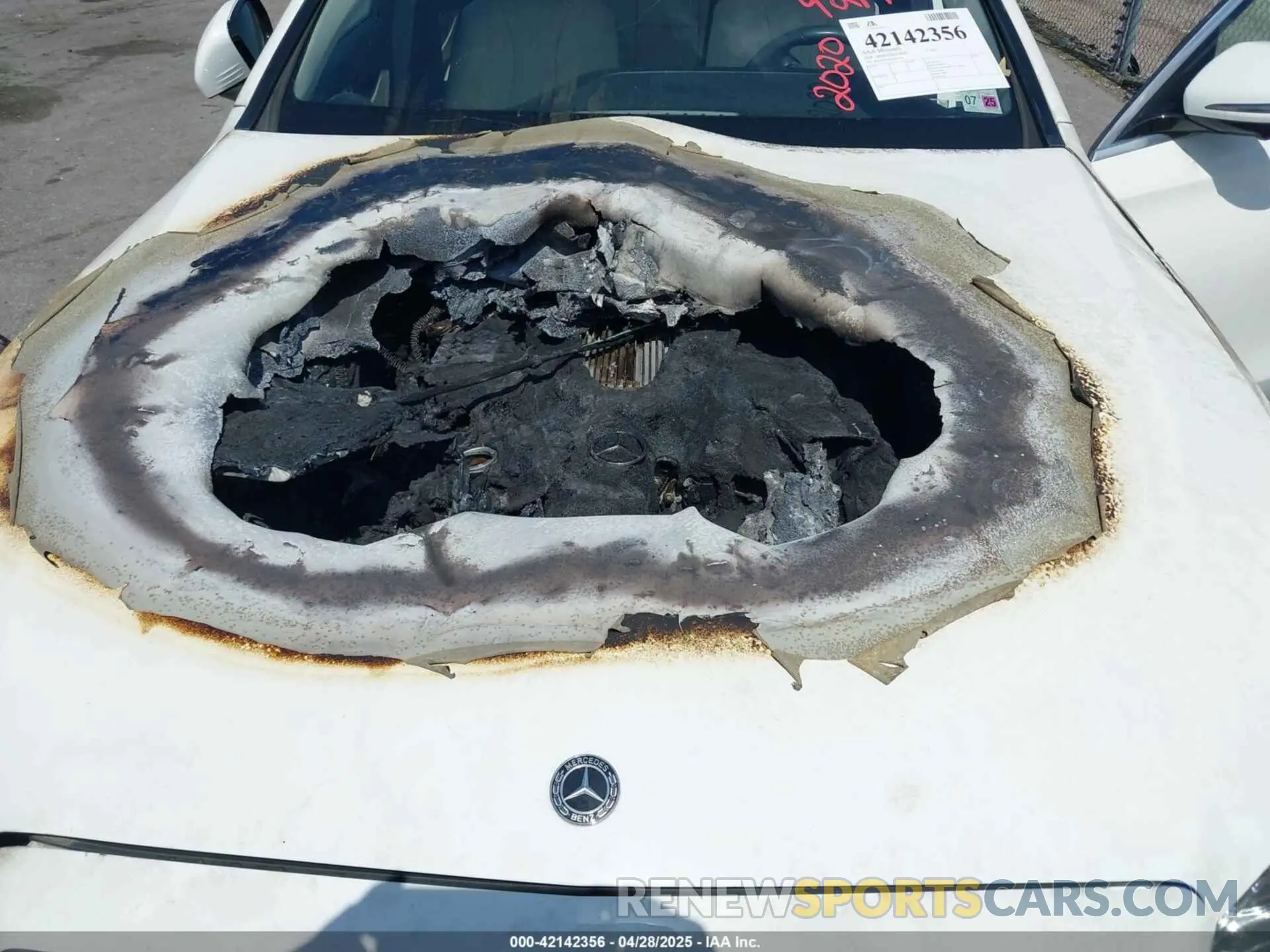 10 Photograph of a damaged car W1KZF6JB5LA810737 MERCEDES-BENZ E 450 2020