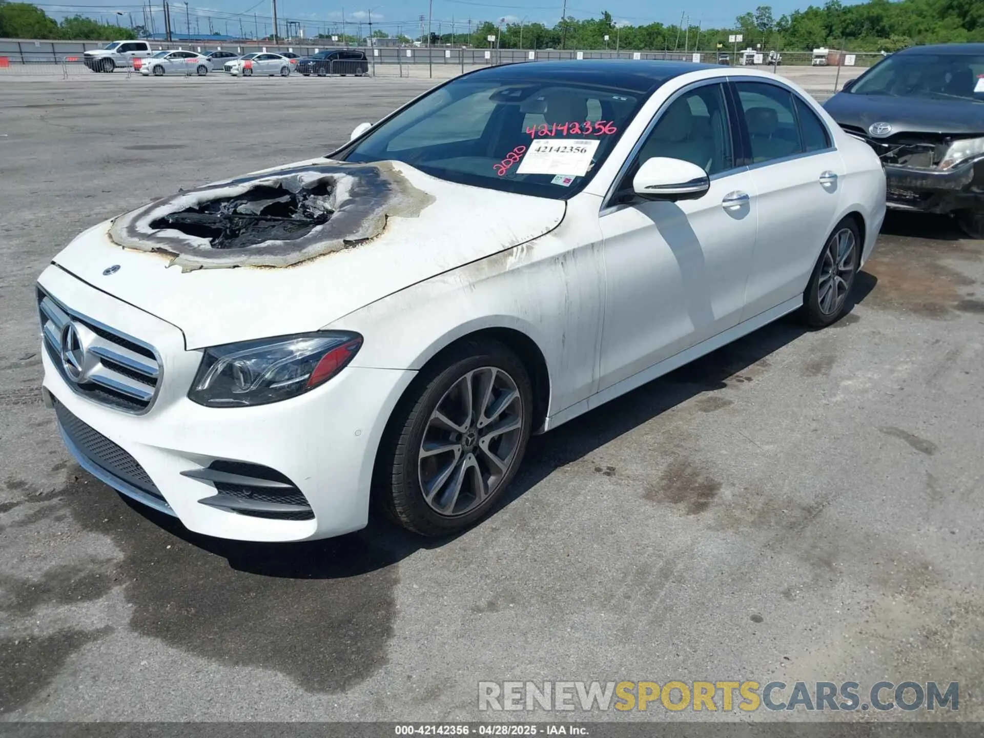 2 Photograph of a damaged car W1KZF6JB5LA810737 MERCEDES-BENZ E 450 2020