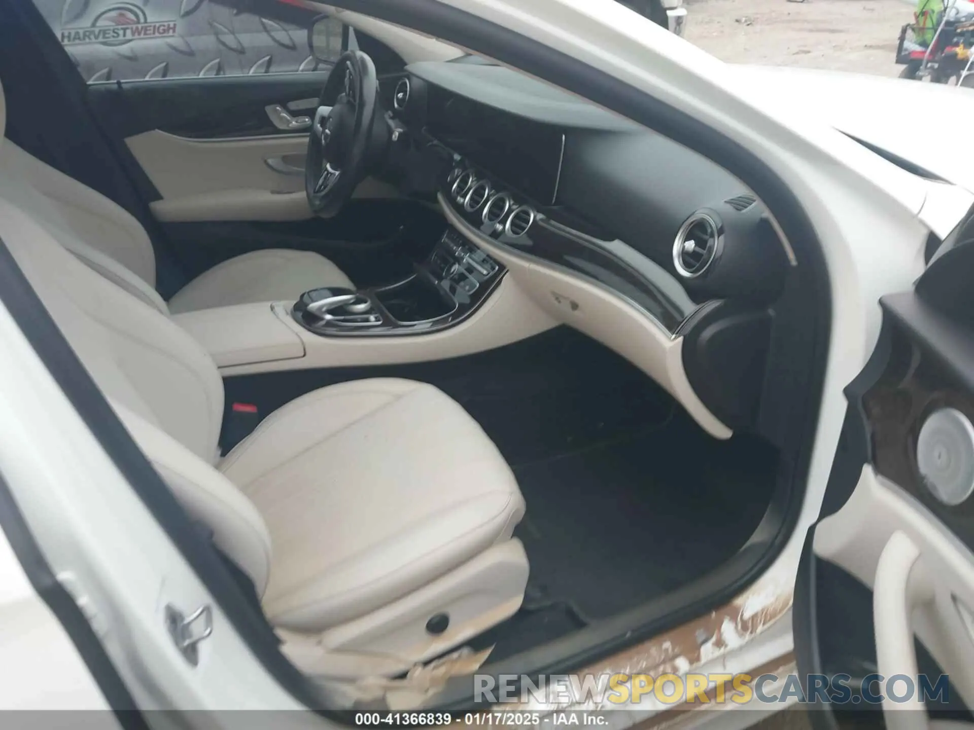 5 Photograph of a damaged car W1KZF6JB5LAH11466 MERCEDES-BENZ E 450 2020