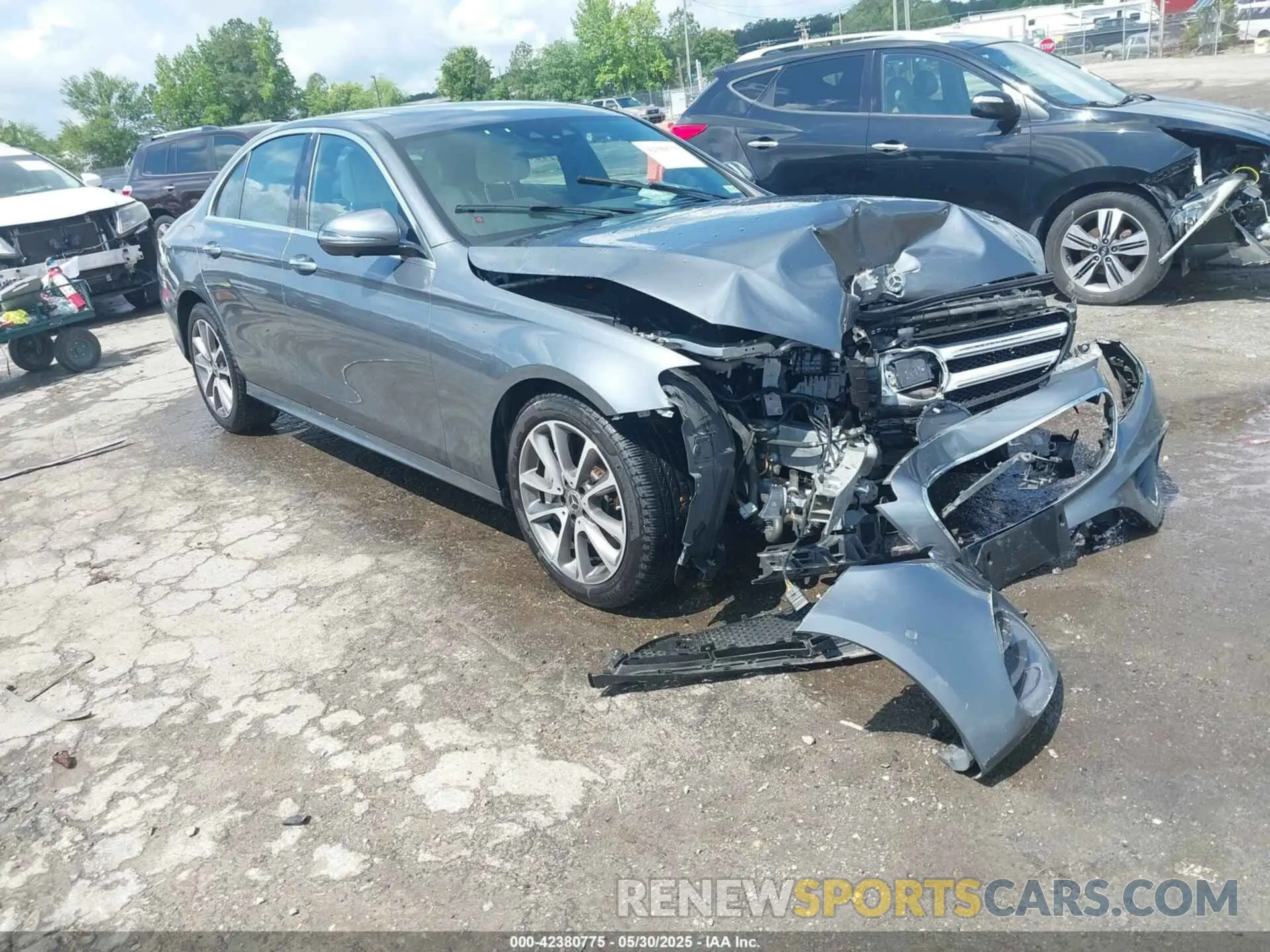 1 Photograph of a damaged car W1KZF6JB6LA760253 MERCEDES-BENZ E 450 2020