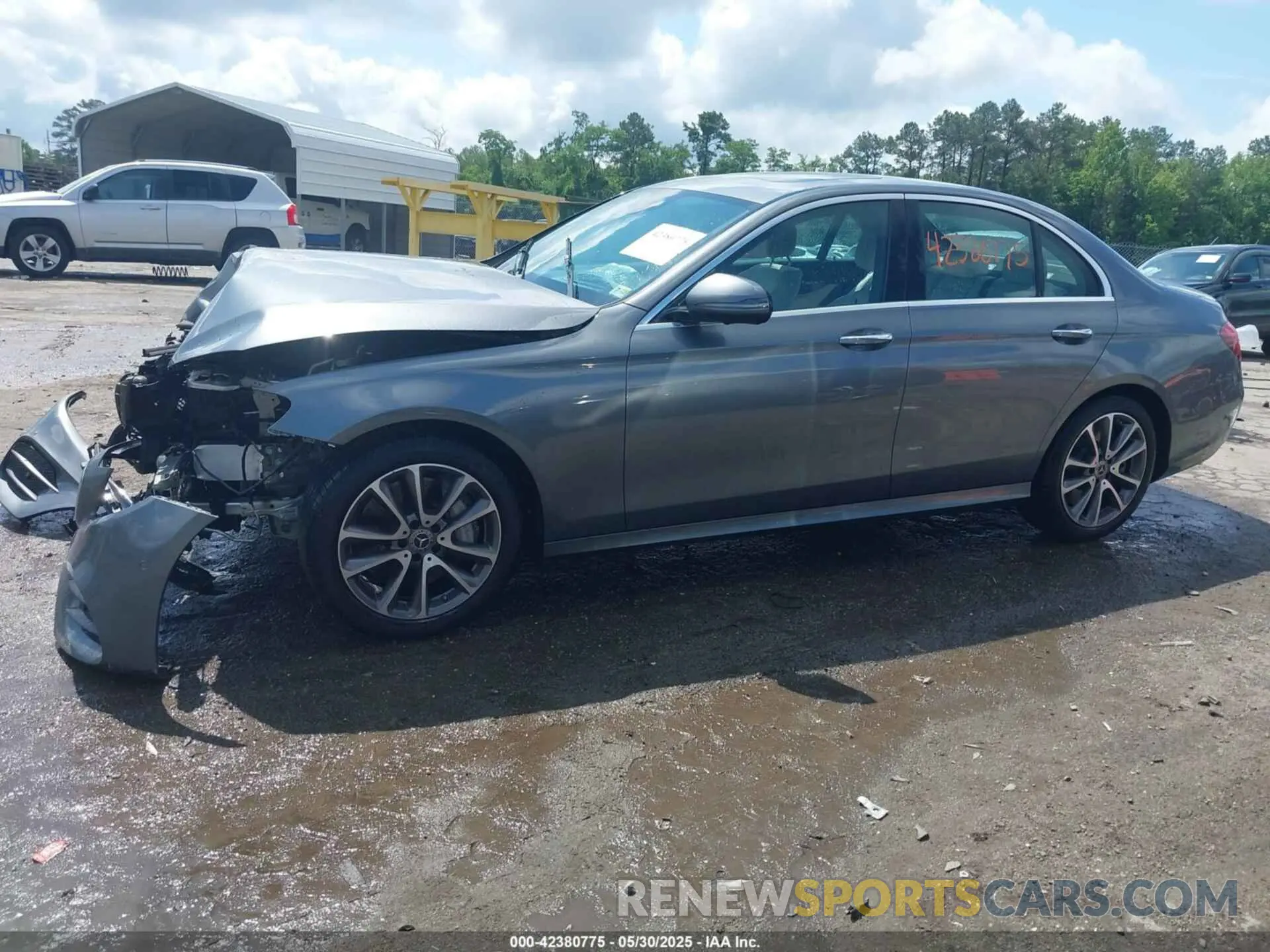 15 Photograph of a damaged car W1KZF6JB6LA760253 MERCEDES-BENZ E 450 2020
