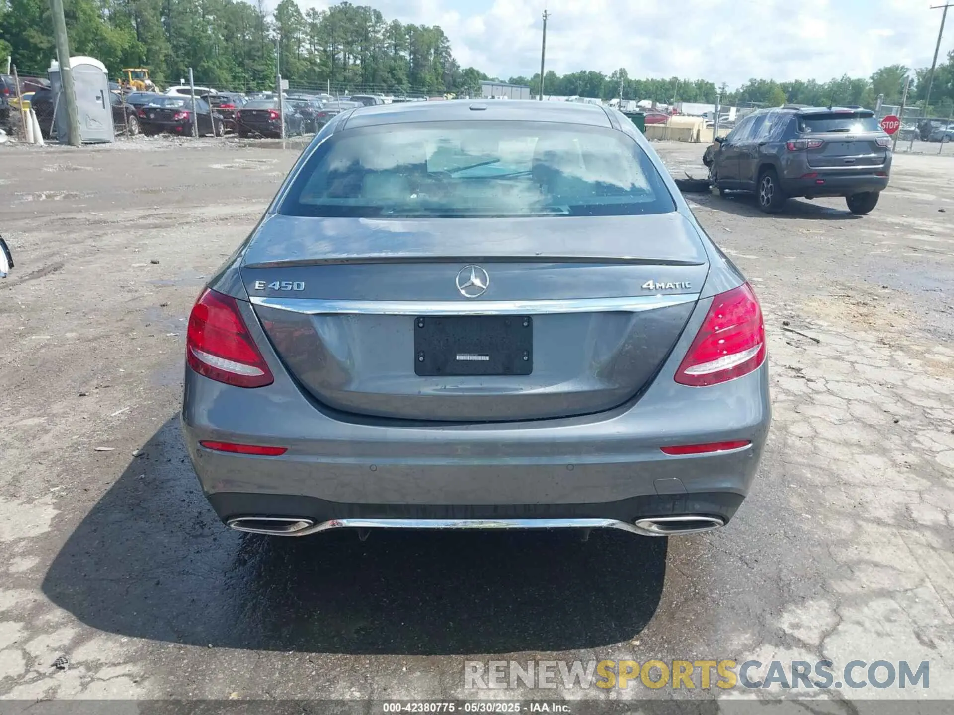 17 Photograph of a damaged car W1KZF6JB6LA760253 MERCEDES-BENZ E 450 2020