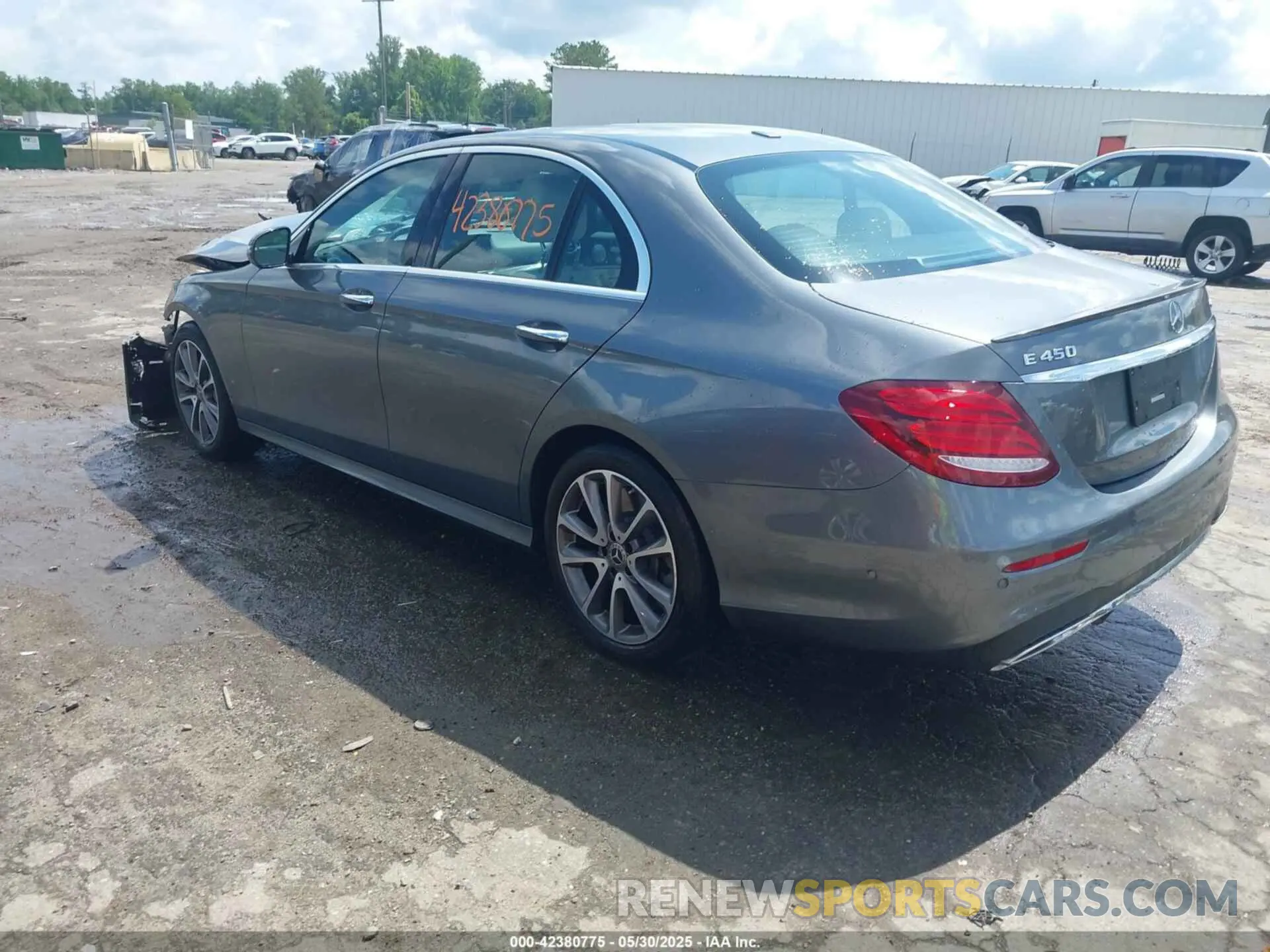 3 Photograph of a damaged car W1KZF6JB6LA760253 MERCEDES-BENZ E 450 2020